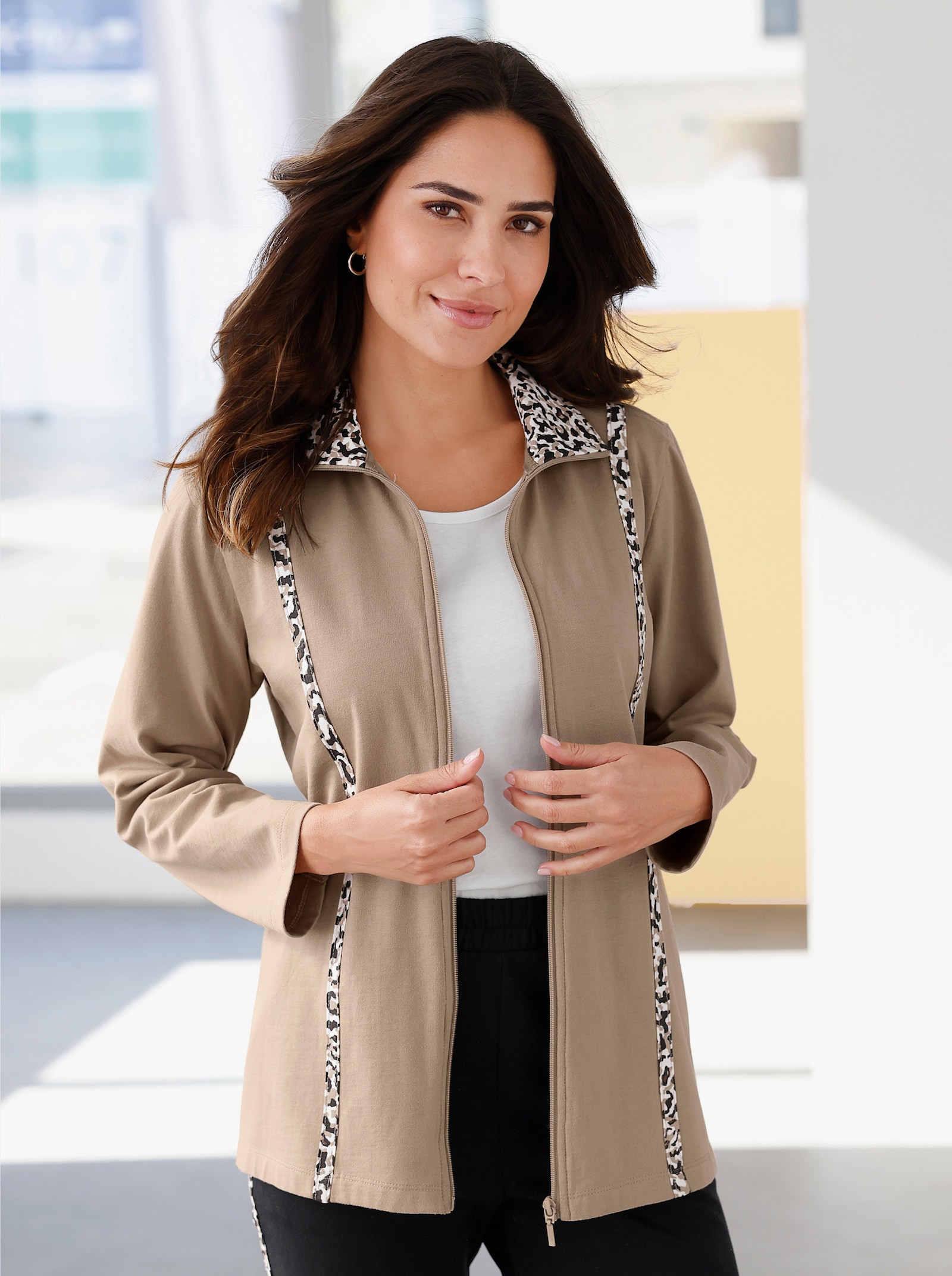 Sweatjacke innen weich angeraut - sesam