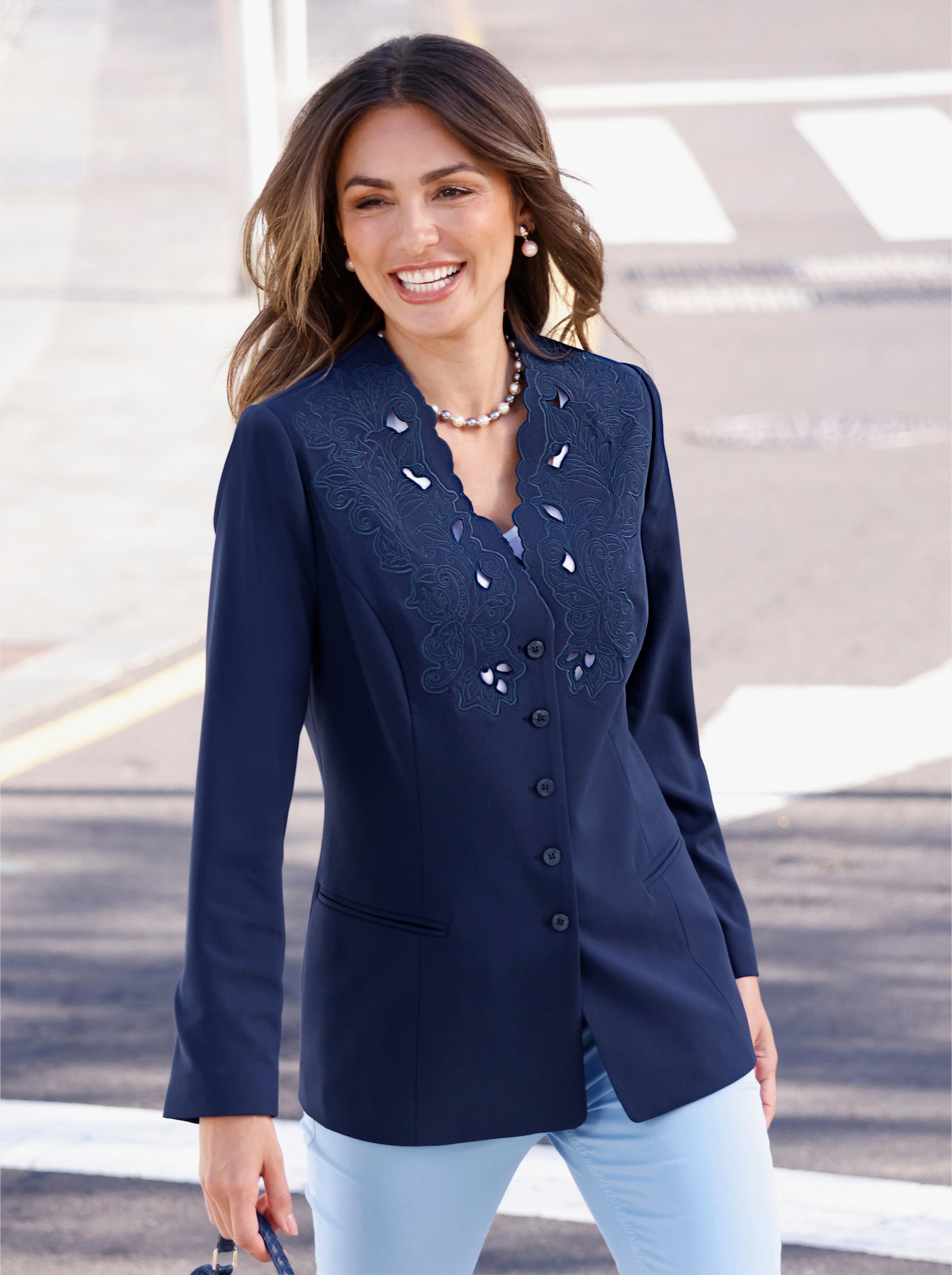 Longblazer mit Stickerei - marine