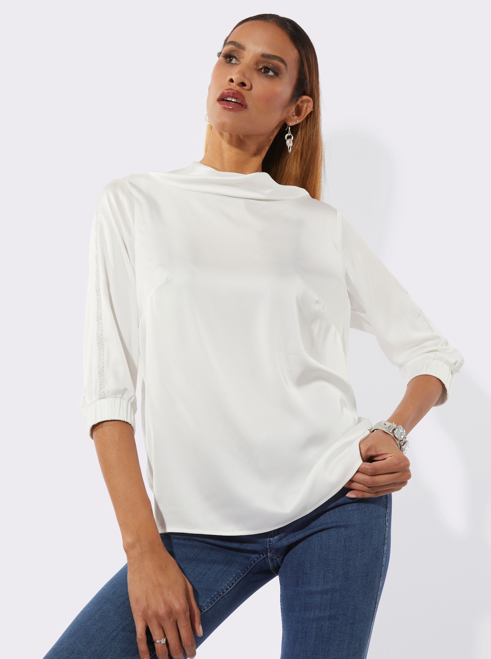 Satinbluse mit modischem Kragen - ecru