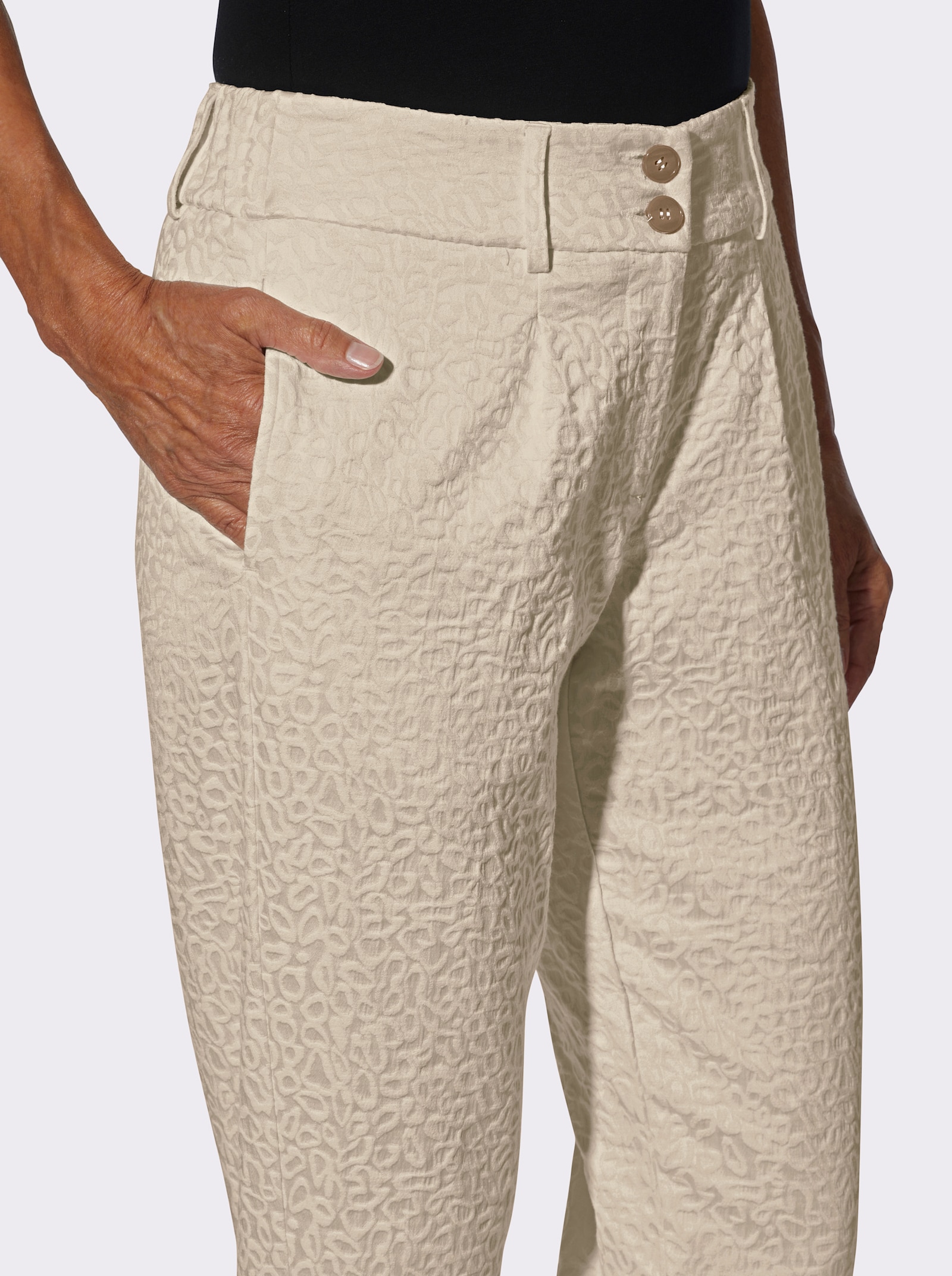 Bundfaltenhose mit in sich gemustertem Leo-Jacquard - sand