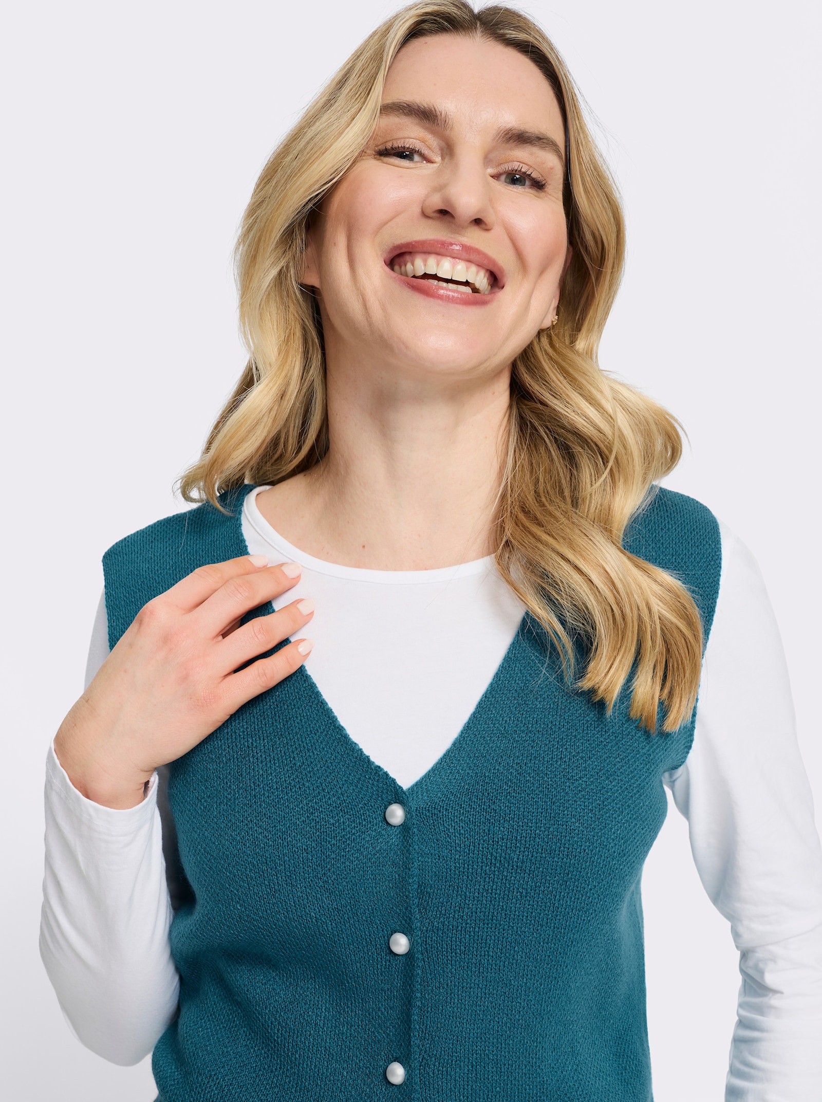 Strickweste mit Knöpfen in Perlen-Optik - aquapetrol