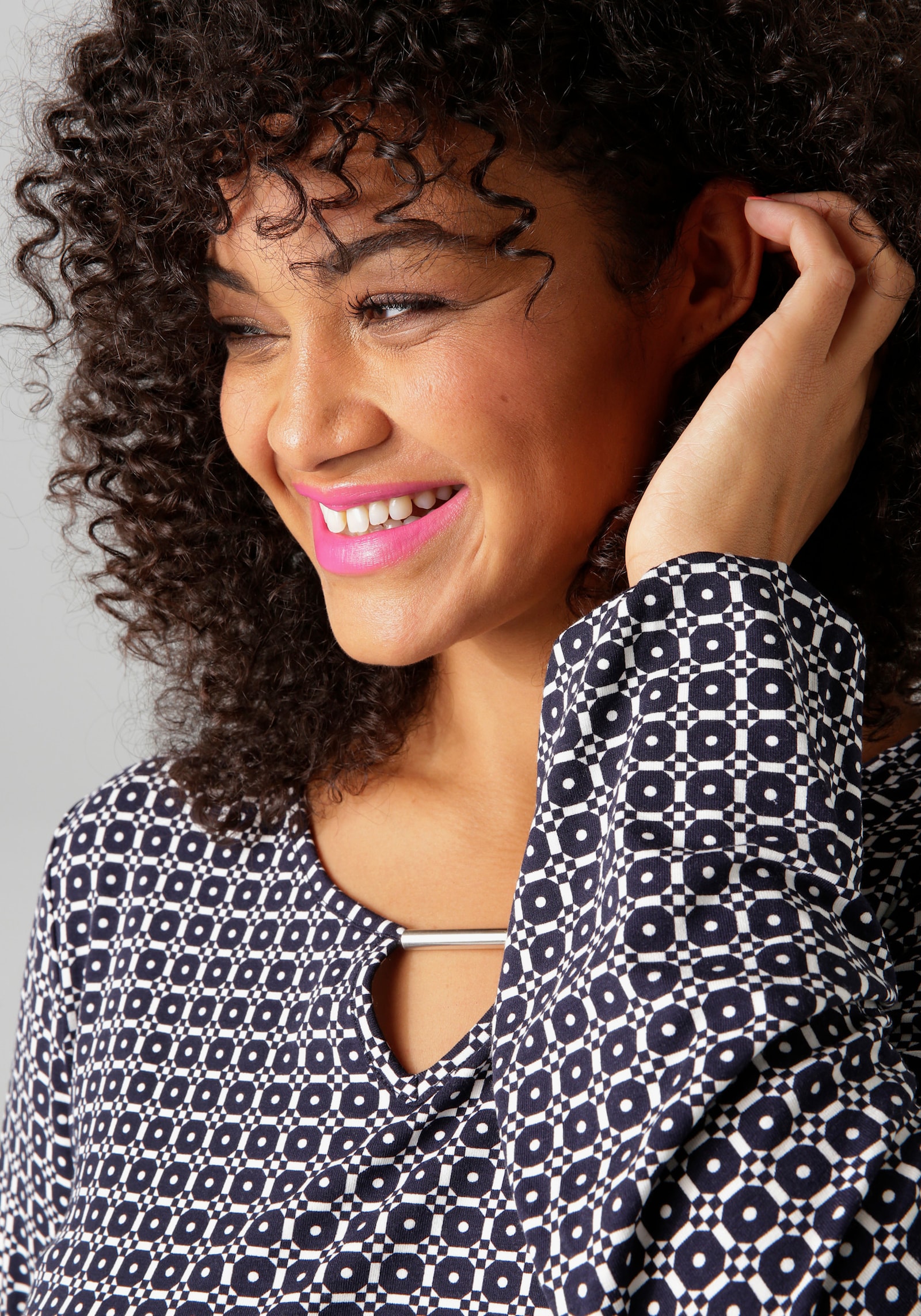 Aniston PLUS Langarmshirt - schwarz-weiß