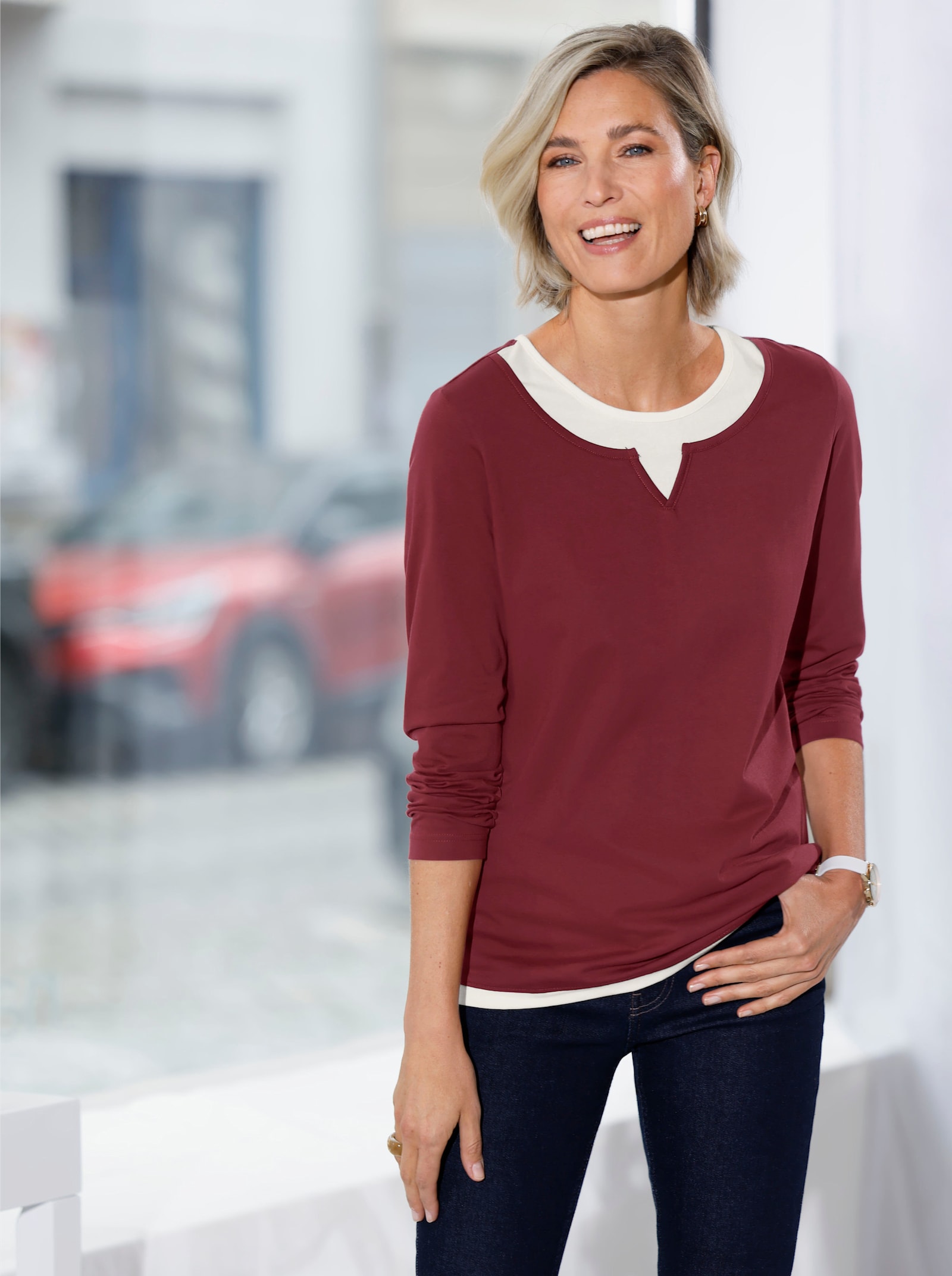 2-in-1-Shirt mit kontrastfarbenen Einsätzen - dunkelrot