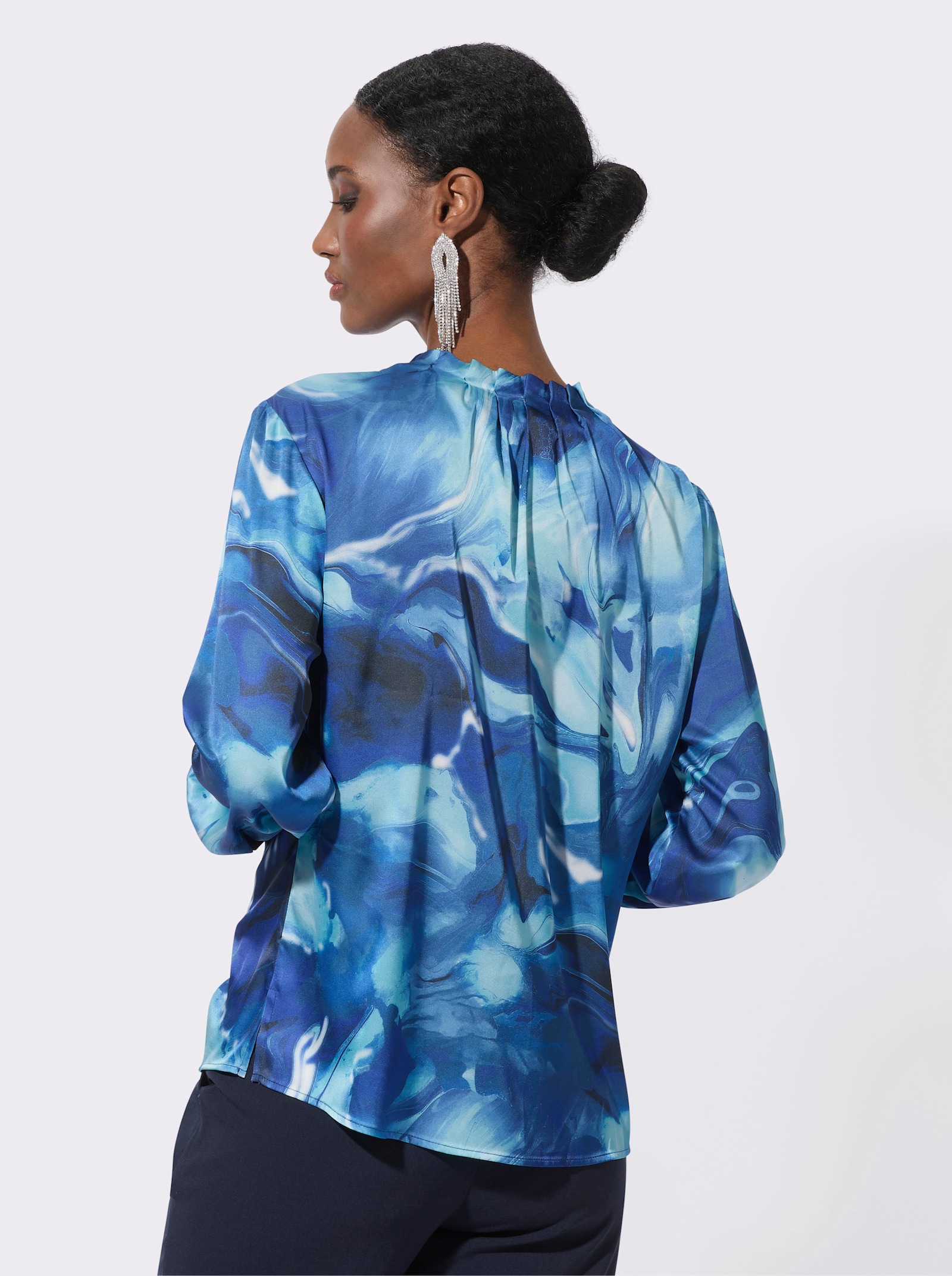 Blouse met print en knoop-lussluiting - koningsblauw/zwart bedrukt