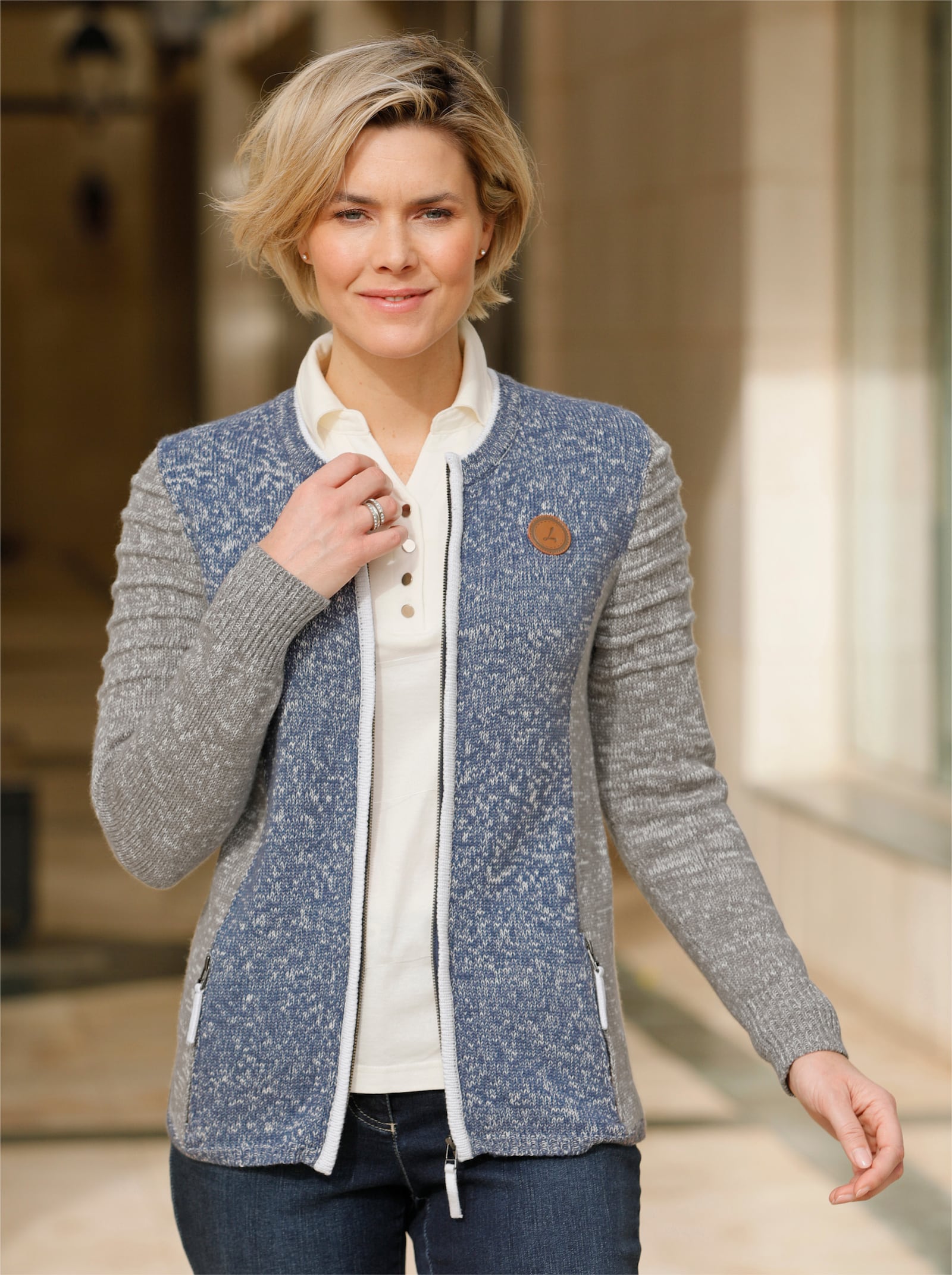 Strickjacke mit Lederimitat-Details - grau-rauchblau-meliert