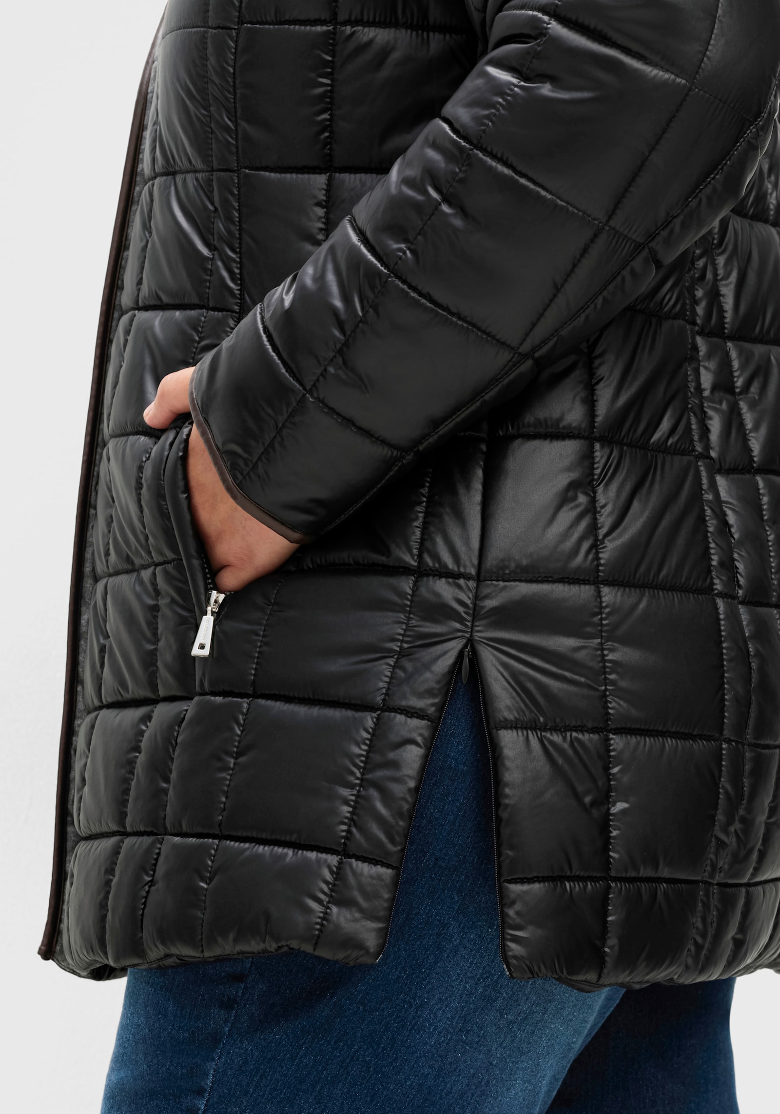 Steppjacke mit Reißverschluss-Seitenschlitzen - schwarz