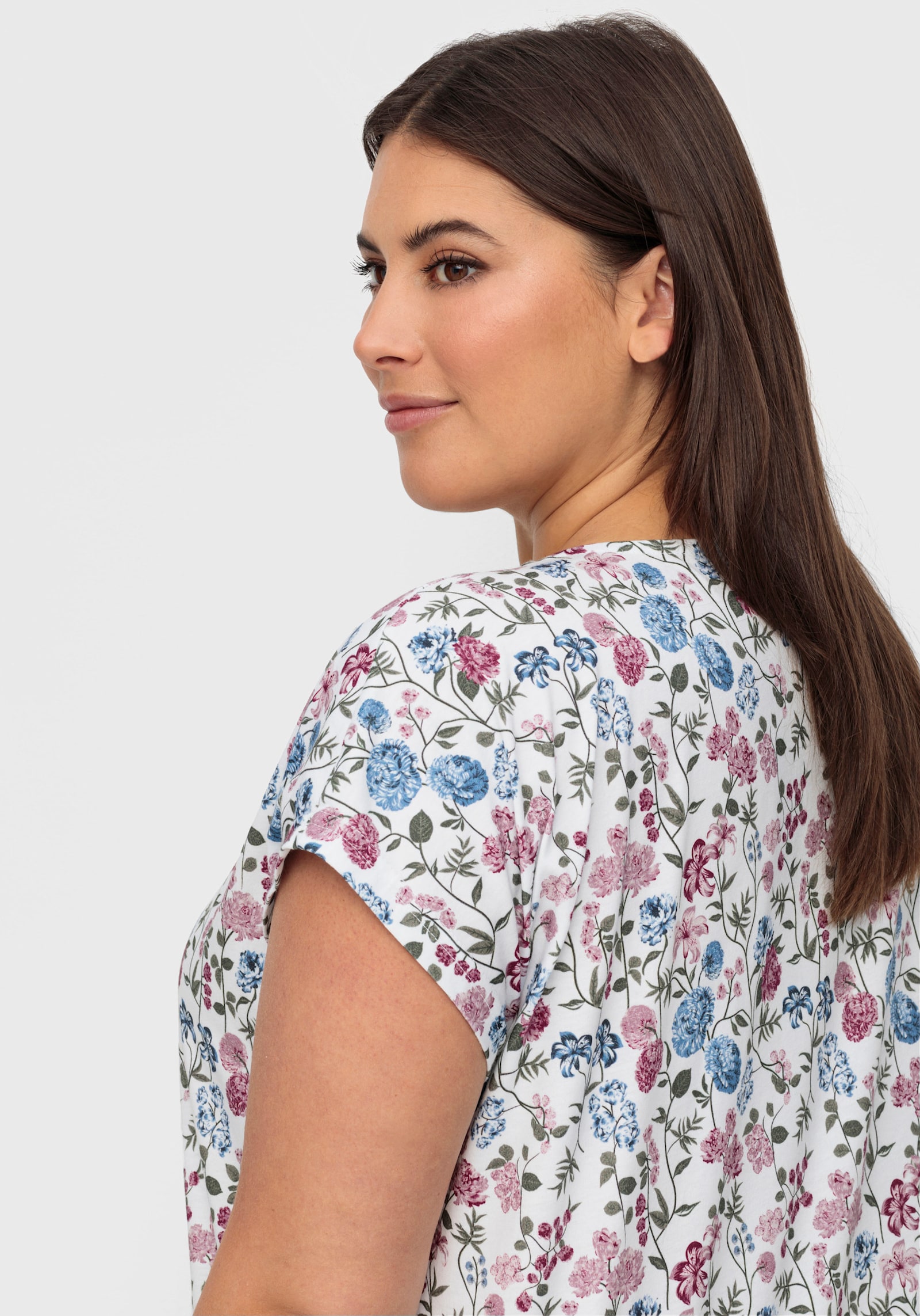 Kurzarmshirt mit überschnittenen Schultern - weiß-bedruckt