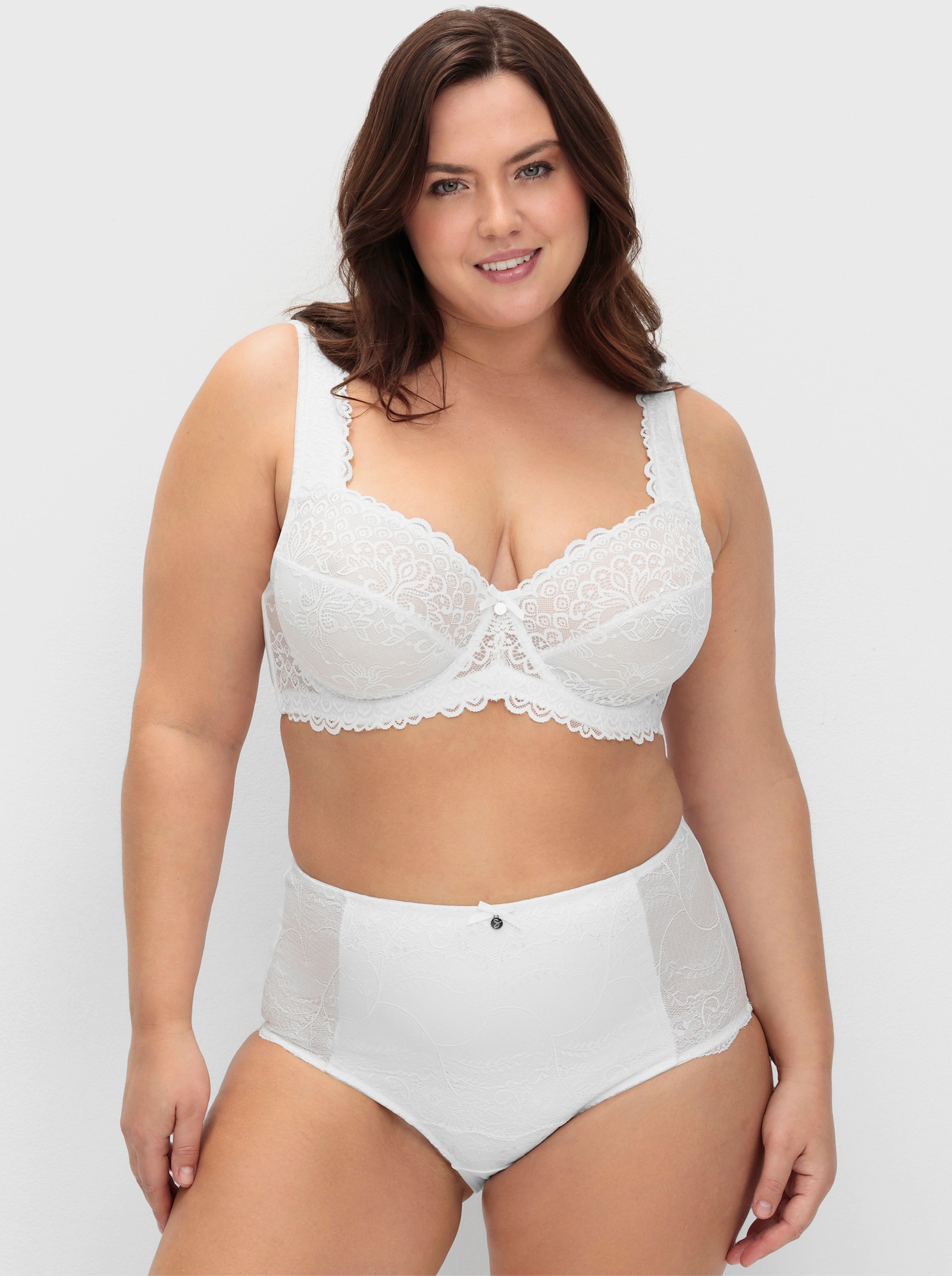 sheego Bügel-BH mit floraler Spitze - weiß