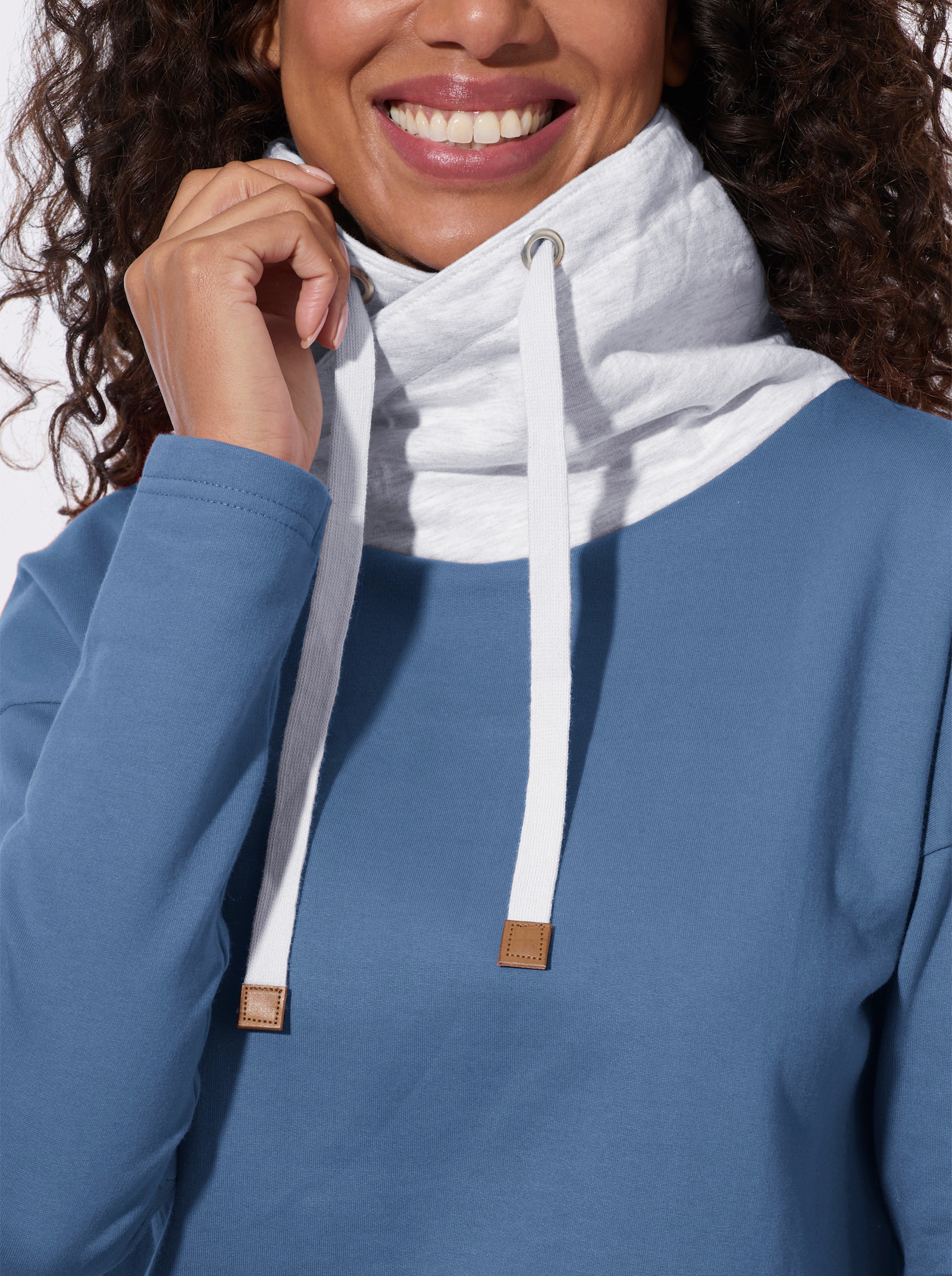 Sweatshirt mit überlappendem Rollkragen - mittelblau-hellgrau