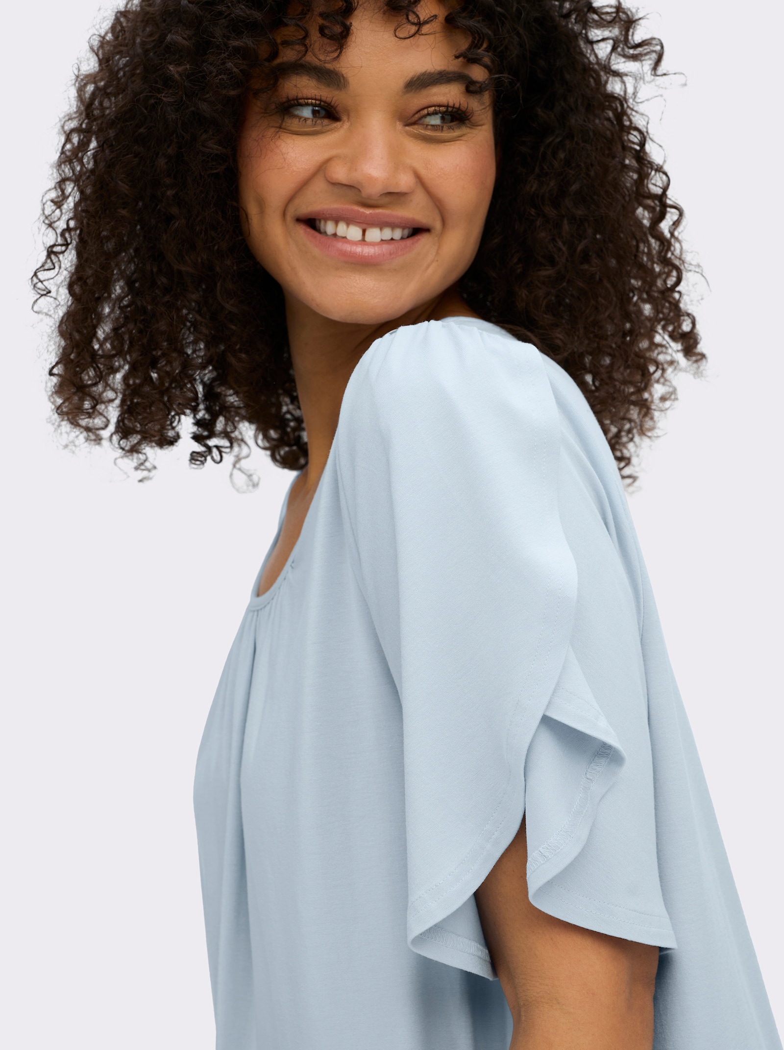 sheego Shirt met ronde hals en tulpmouwen - lichtblauw