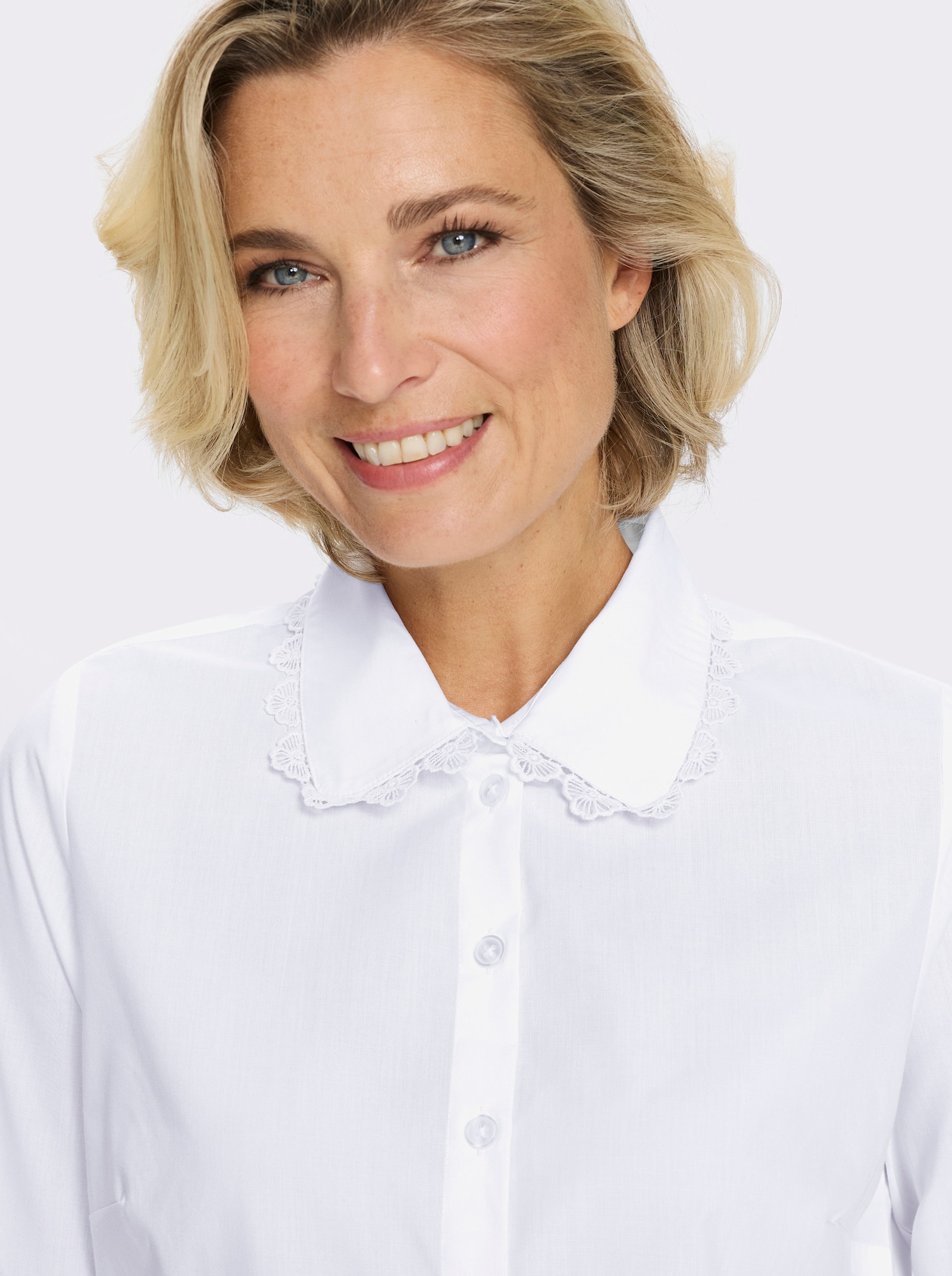 Overhemdblouse met kant op de kraag - ecru