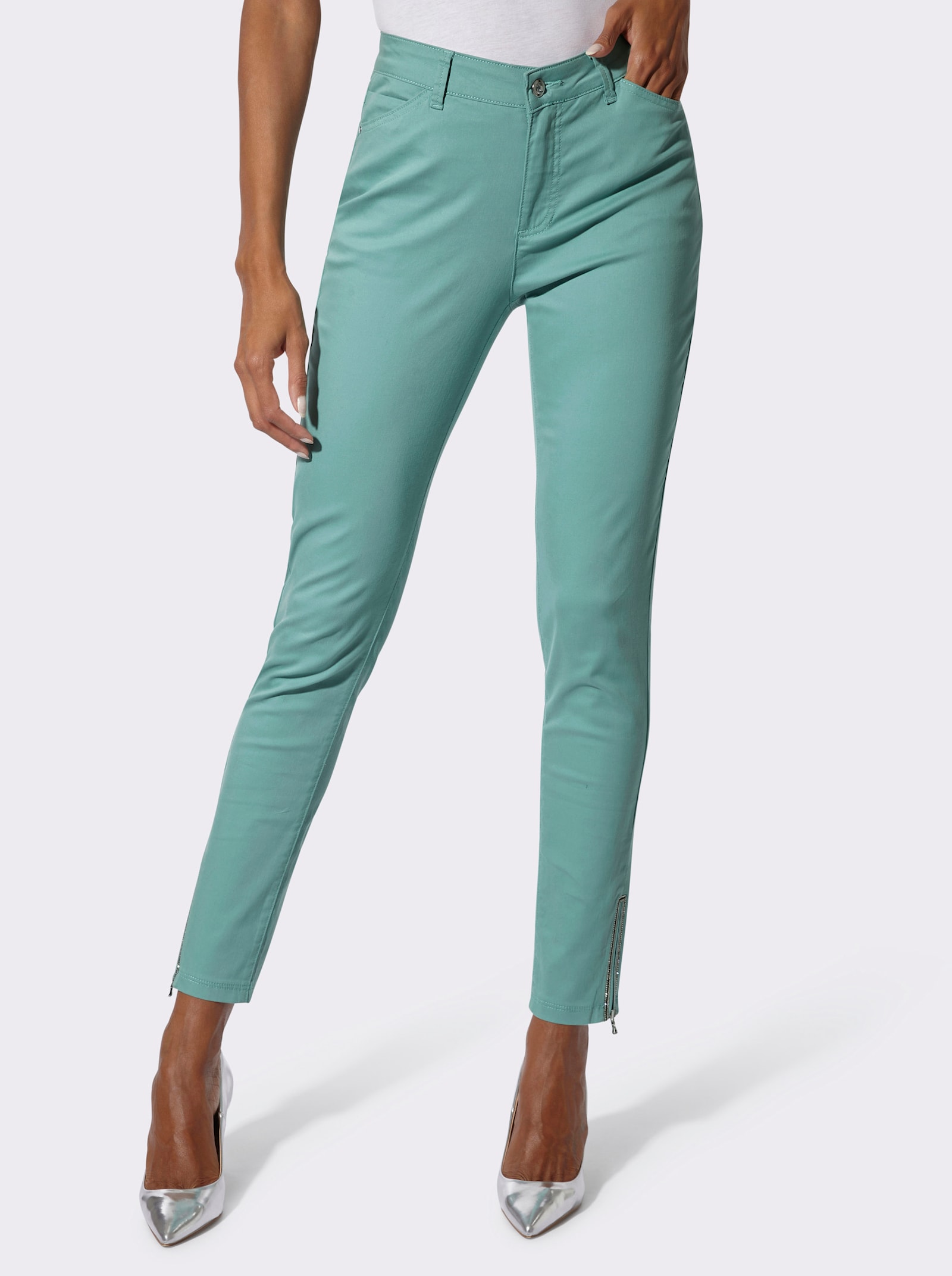 Jeans mit Reißverschluss am Bein - salbei