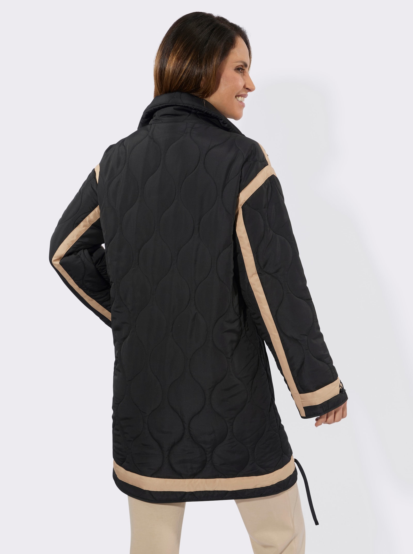Gewatteerde jas in lang model - zwart/camel