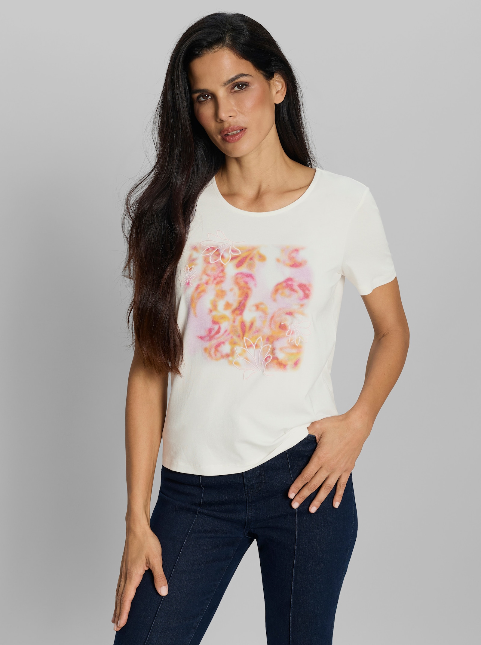 heine Kurzarmshirt mit floraler Stickerei - ecru-hellrosé-bedruckt