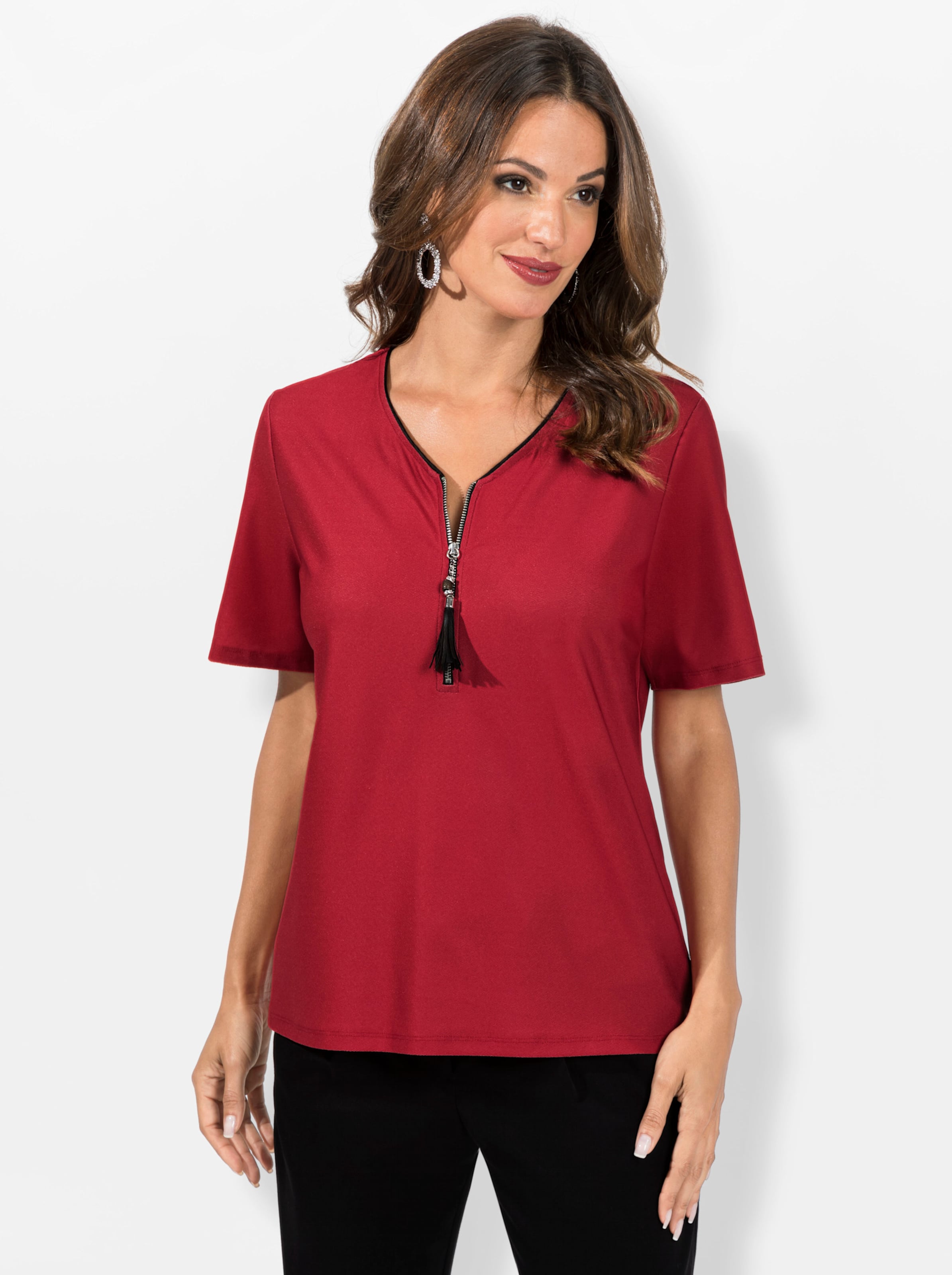 Rast und günstig Kaufen-Shirt in rot von heine. Shirt in rot von heine <![CDATA[Ein tolles Shirt! Mit Kontrast-Details, kurzem Reißverschluss und dekorativem Anhänger am V-Ausschnitt.]]>. 