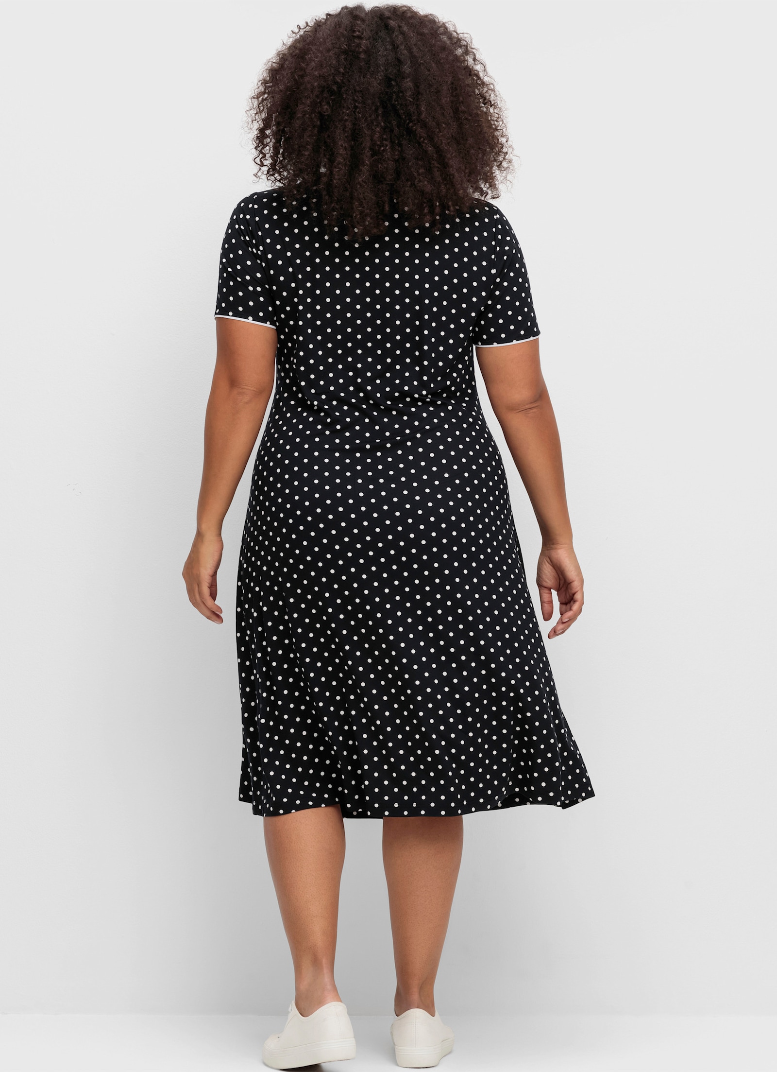 sheego by Joe Browns Jerseykleid mit Punktedruck - schwarz-gemustert