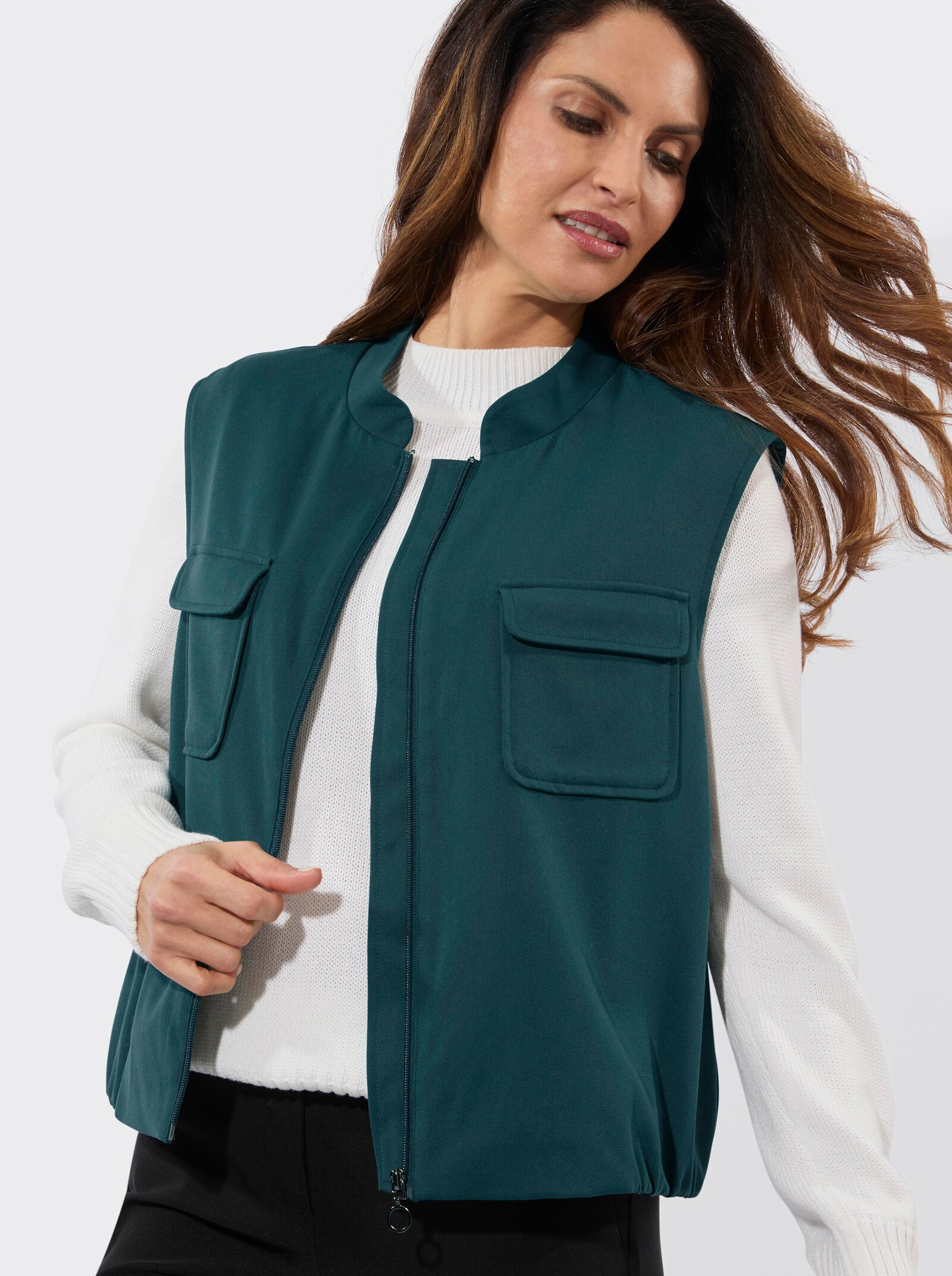 Kurzweste mit aufgesetzten Pattentaschen - petrol