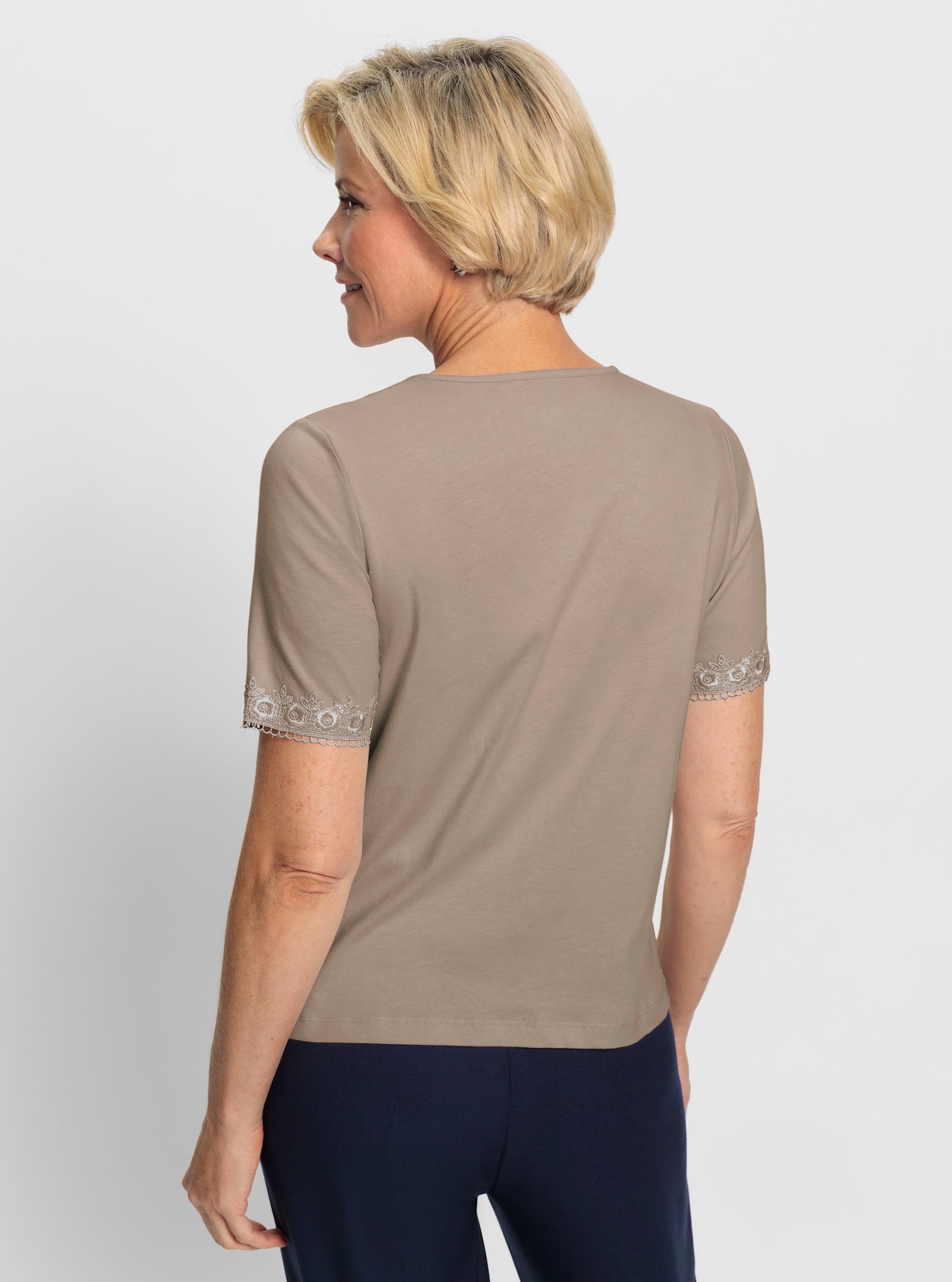 Spitzenshirt mit V-Ausschnitt - sesam