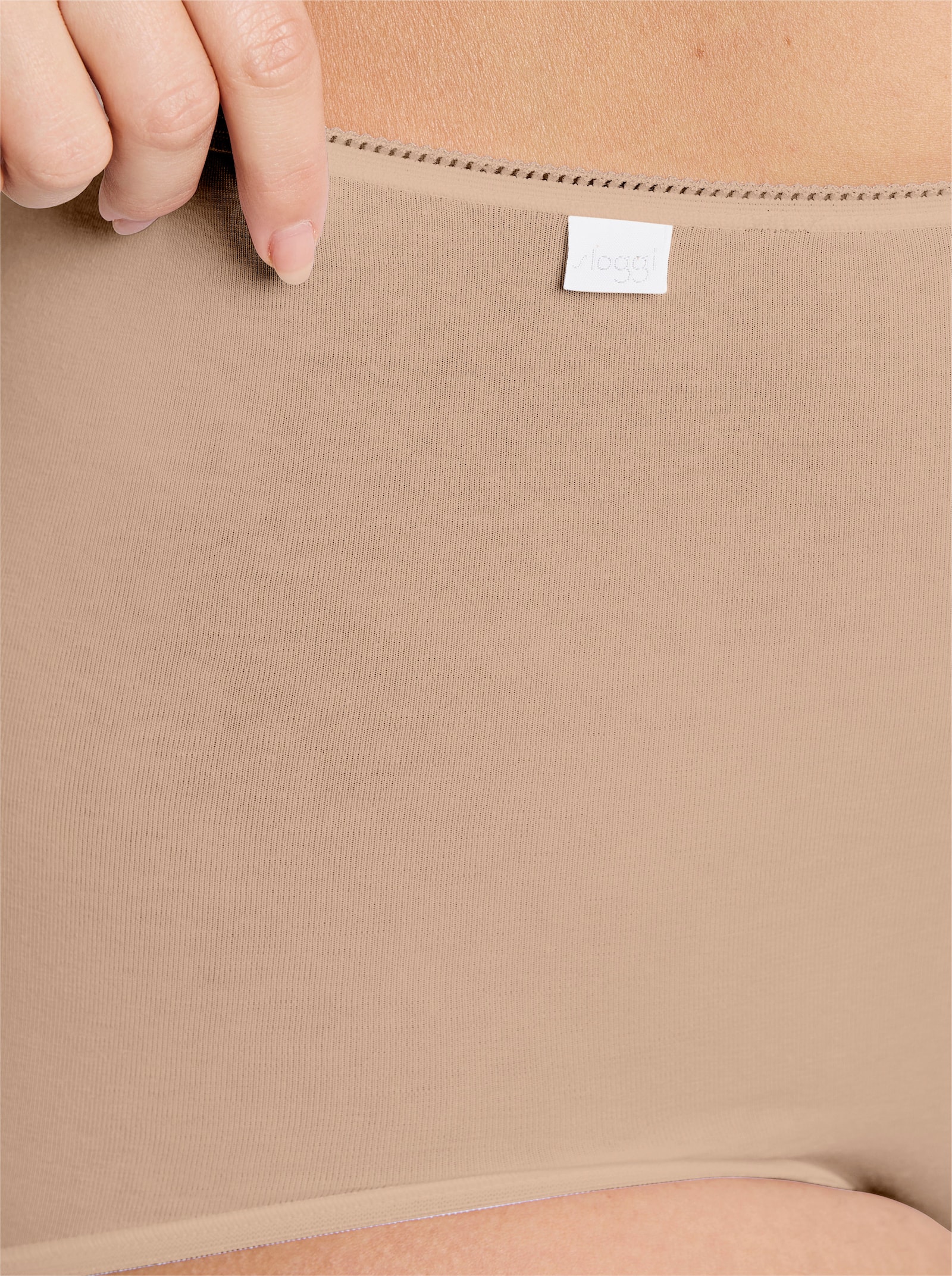 Sloggi Taillenslip mit Ziergummi am Bund - beige