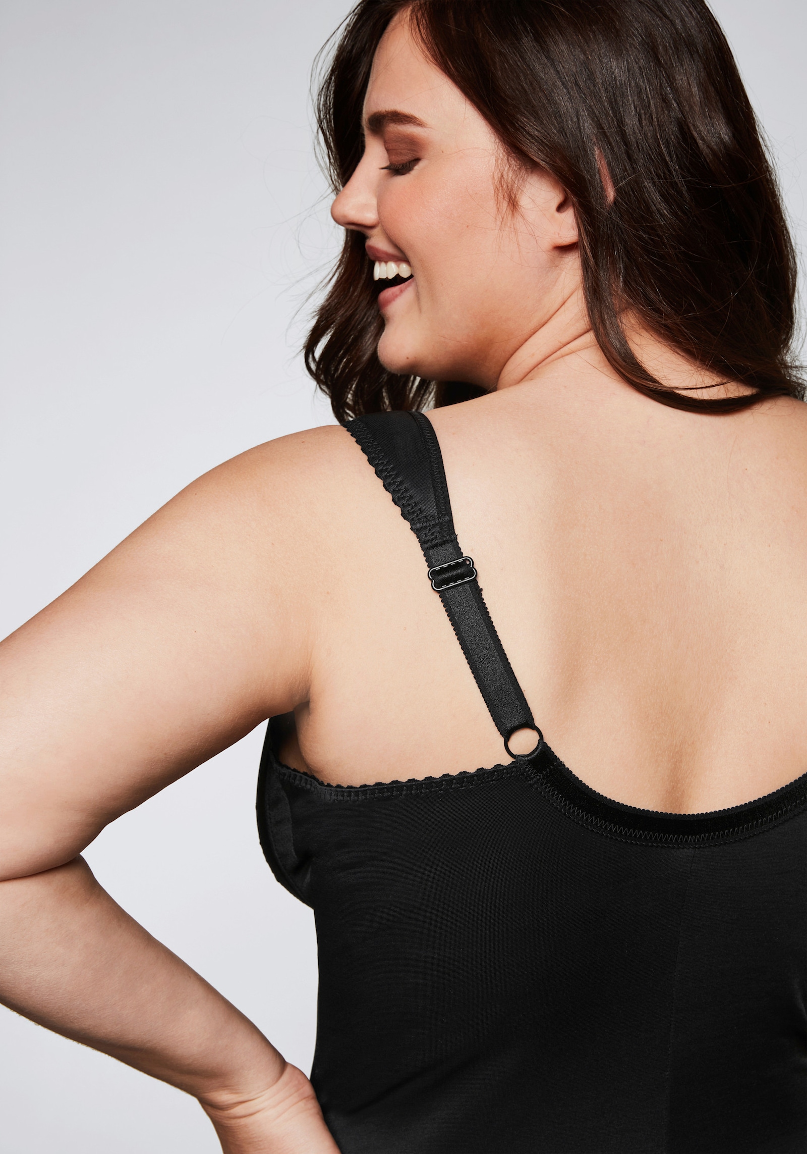 sheego Body zonder beugel met licht shape-effect - zwart