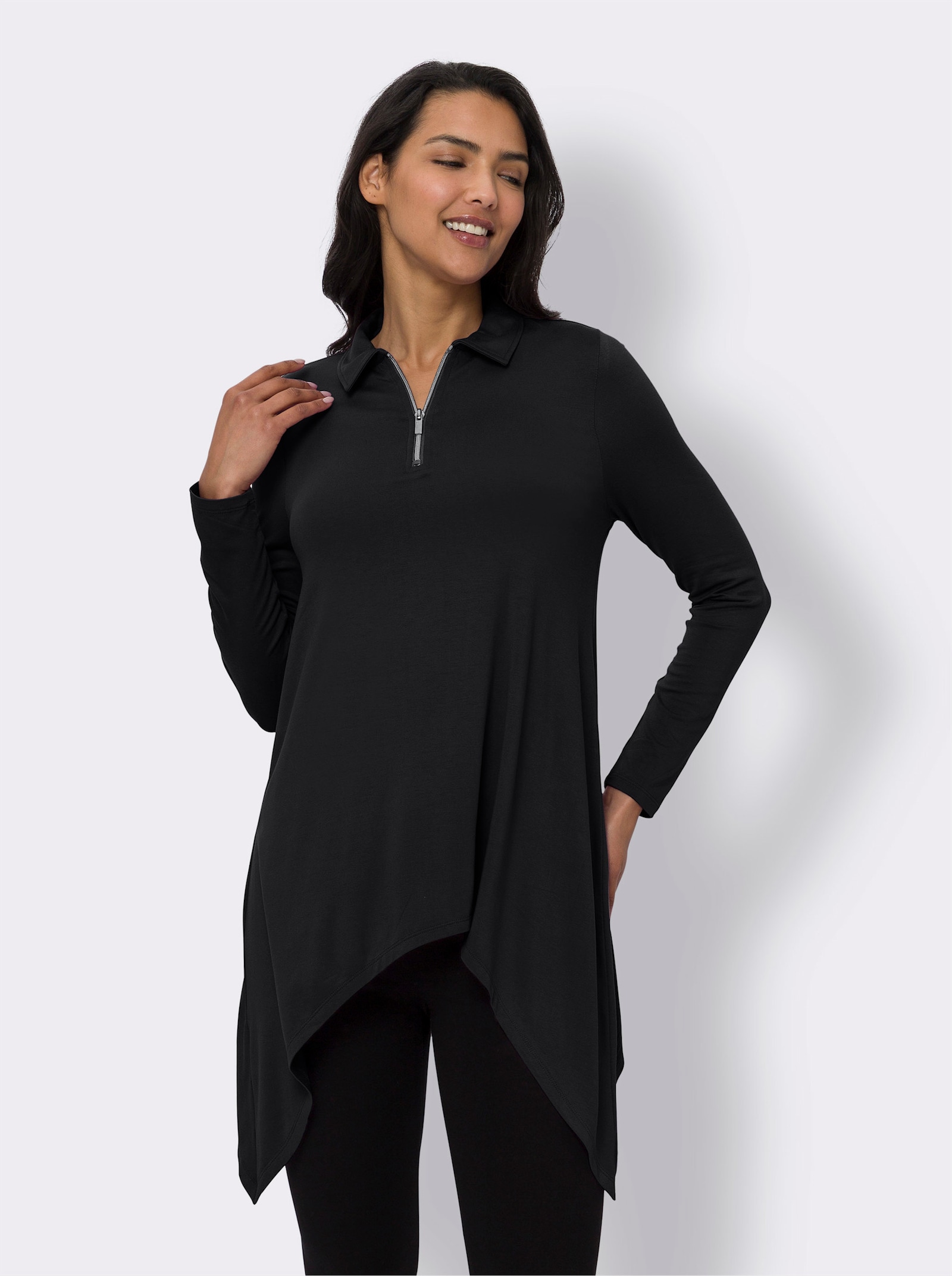 Puntig shirt in uitlopende A-lijn - zwart