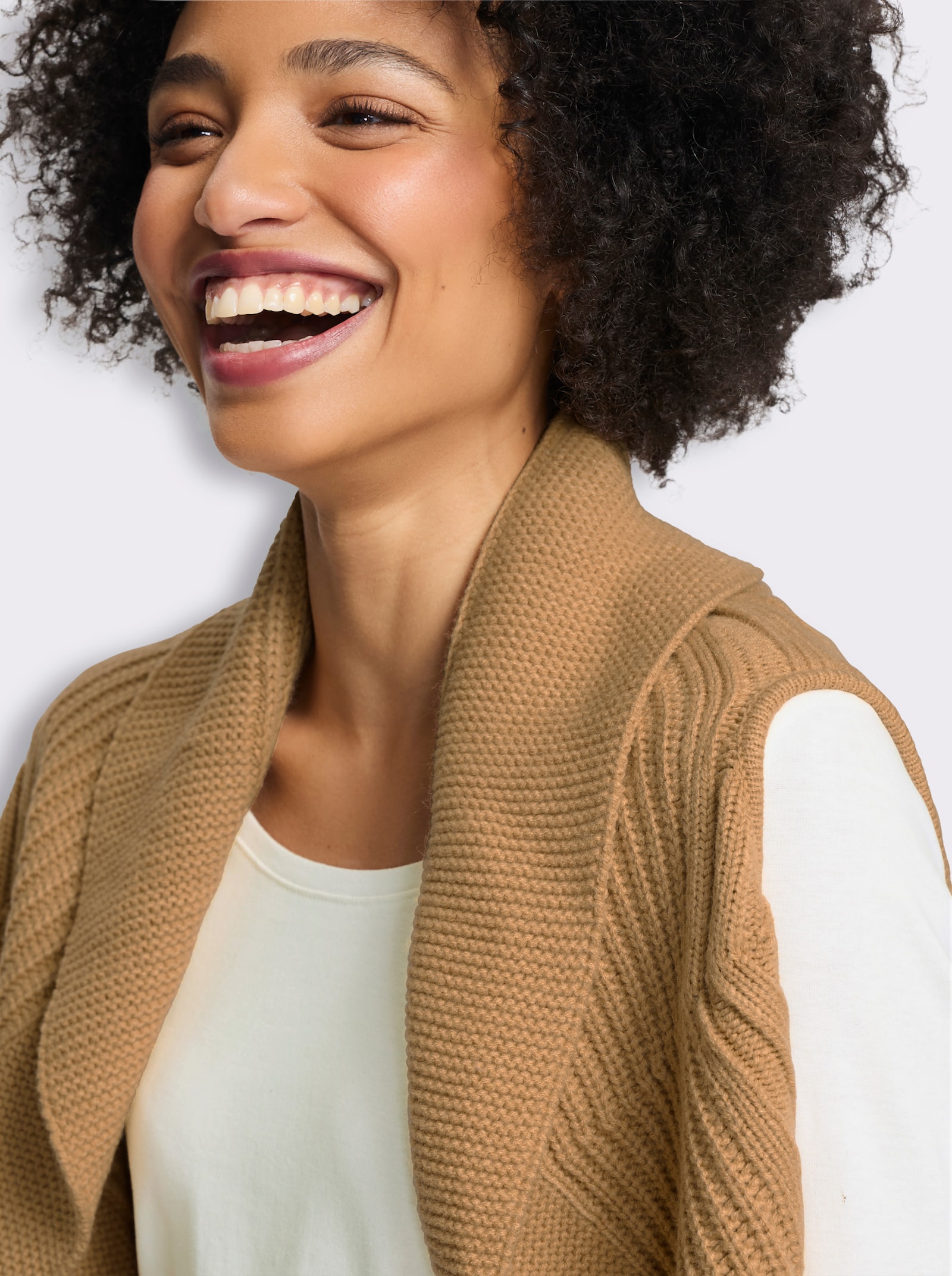 heine Strickjacke mit Ajourmuster - camel