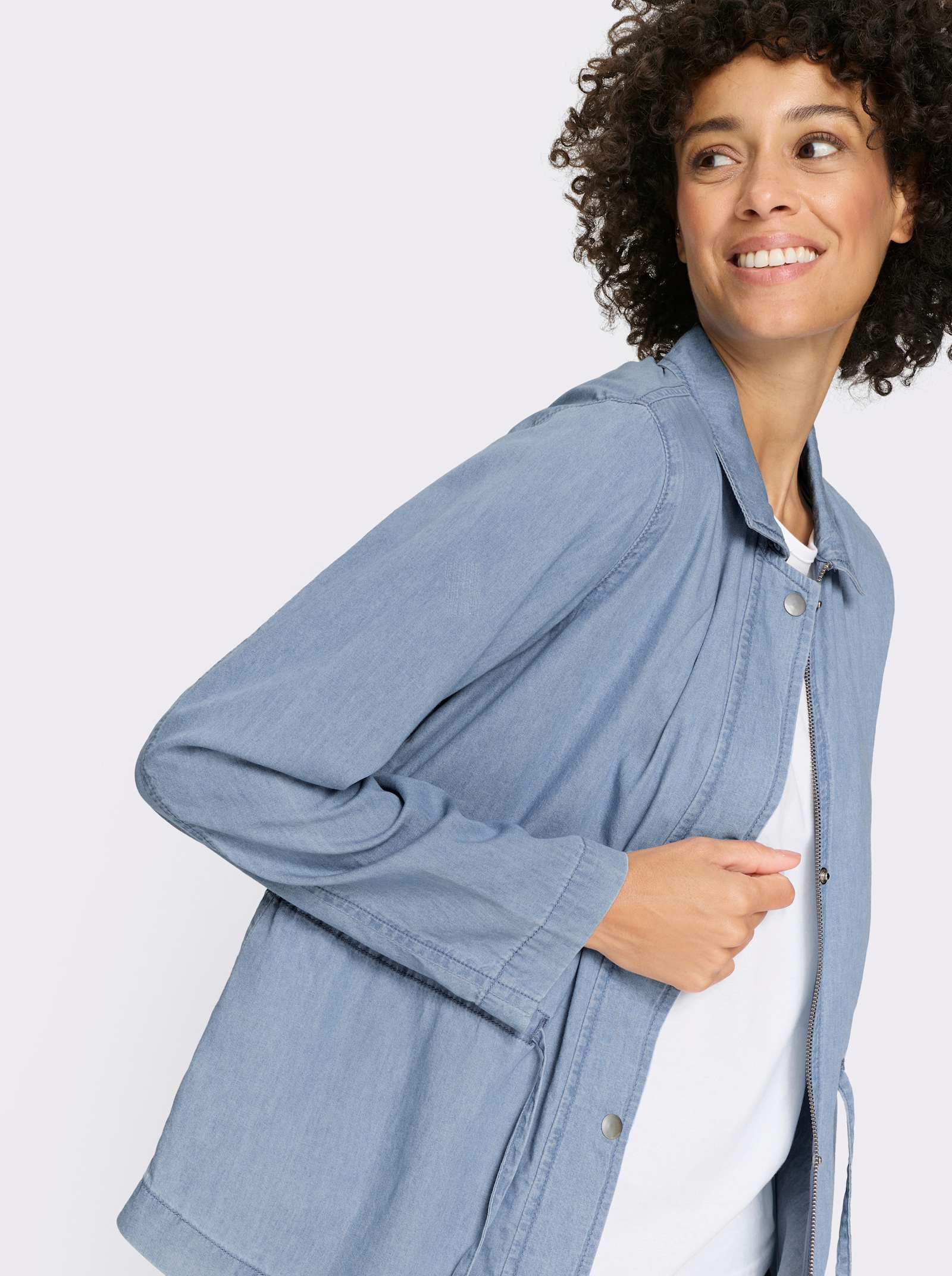 Džínová bunda se zapínáním na zip - bělená modrá