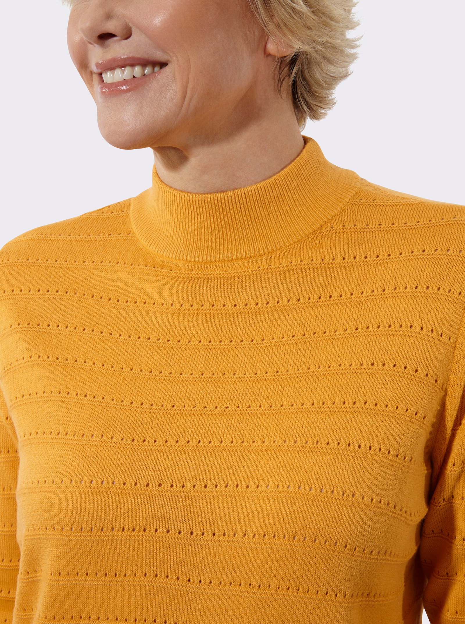 Stehkragenpullover mit Ajour-Muster - ocker