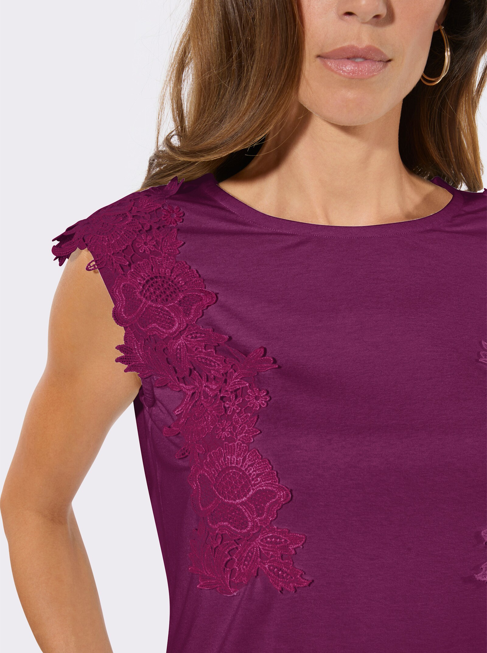 Shirt mit Spitzenborte - malve