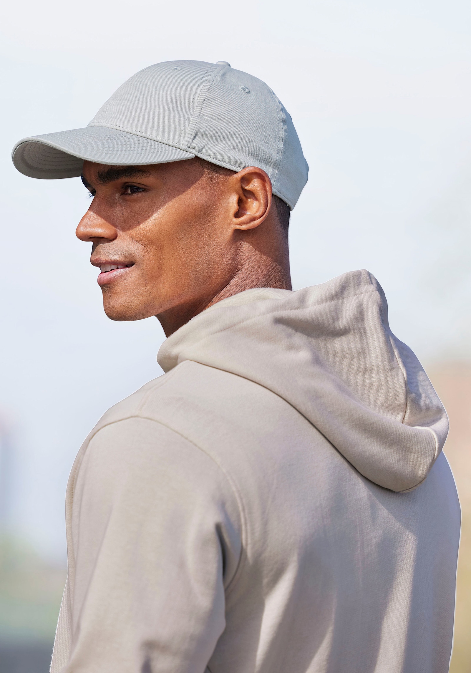 AUTHENTIC LE JOGGER Kapuzensweatjacke - creme