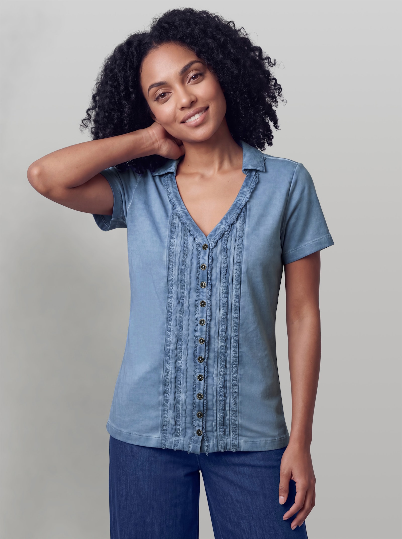 heine V-Shirt mit Rüschen - bleu