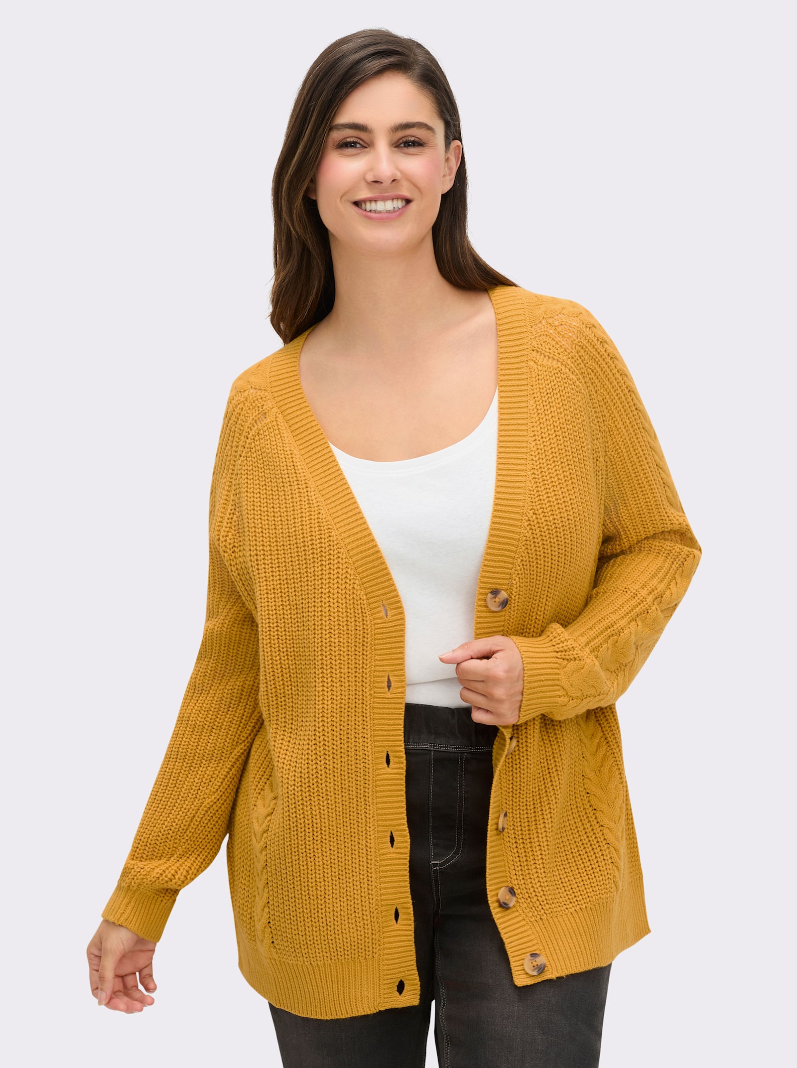 Strickjacke mit Zopfmuster - ocker