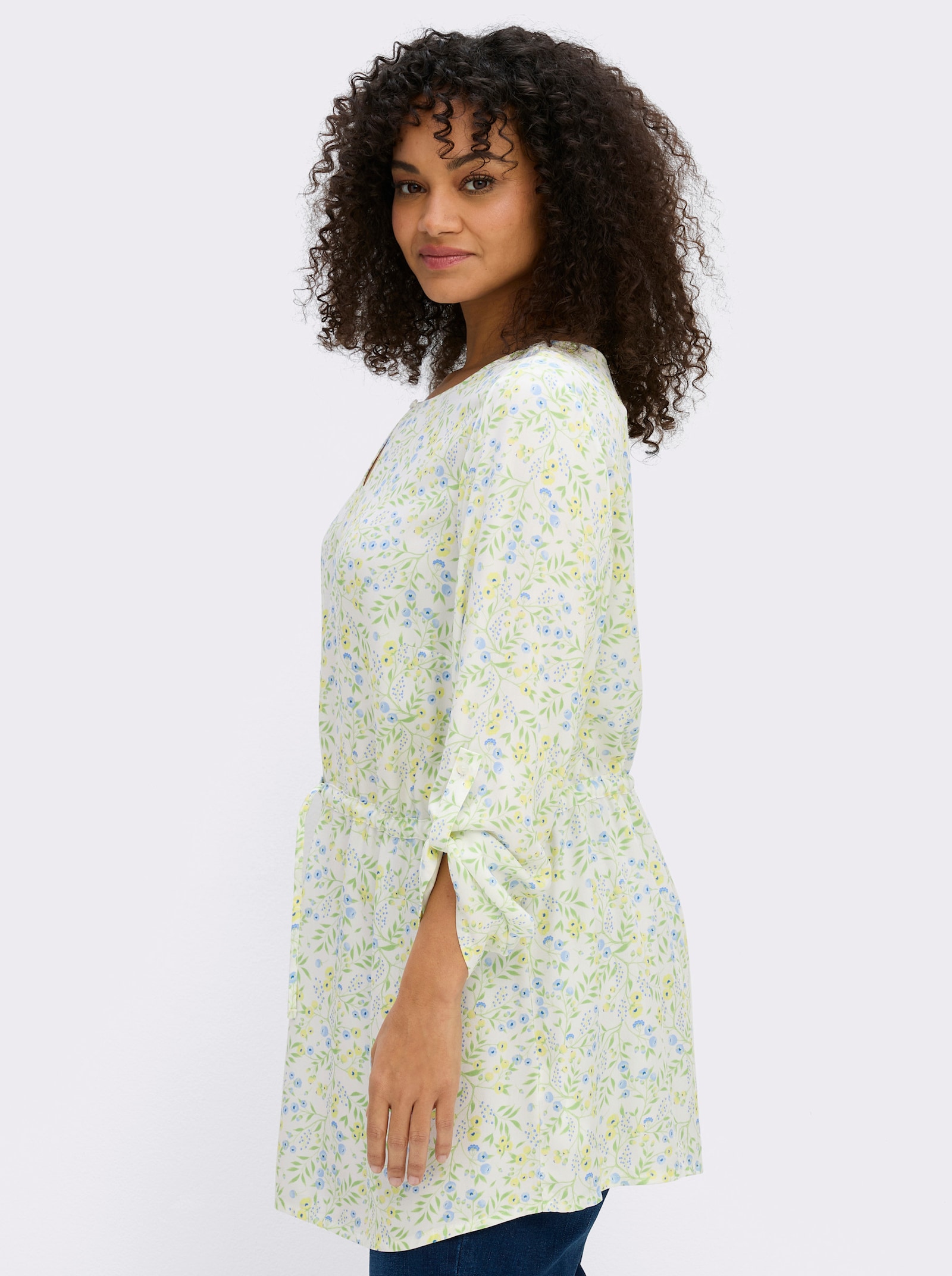 sheego Tunika mit Blumenprint und Taillen-Gummizug - ecru-eisblau-gemustert