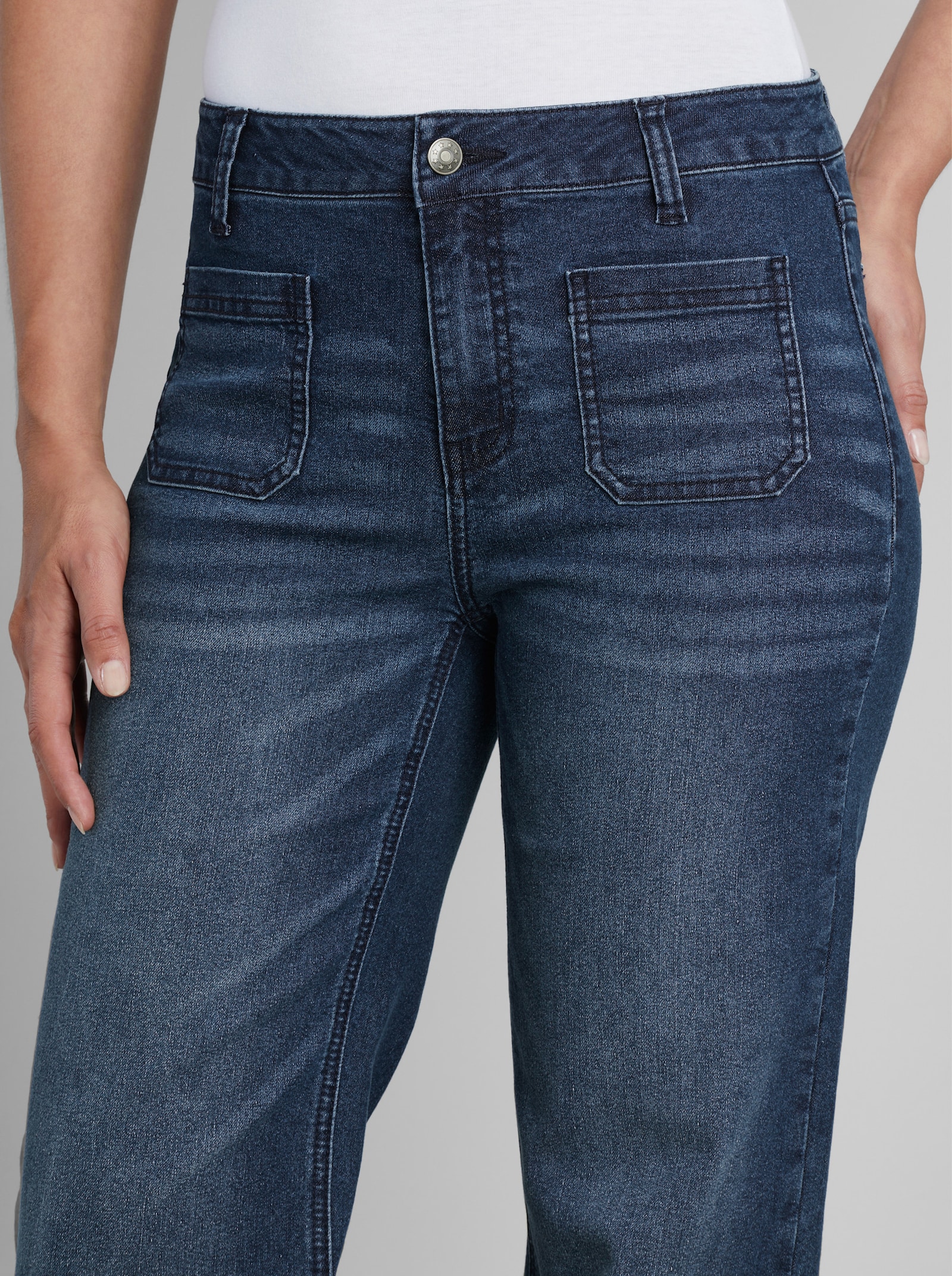 heine Bootcut-Jeans mit aufgesetzten Taschen - blue-stone-washed