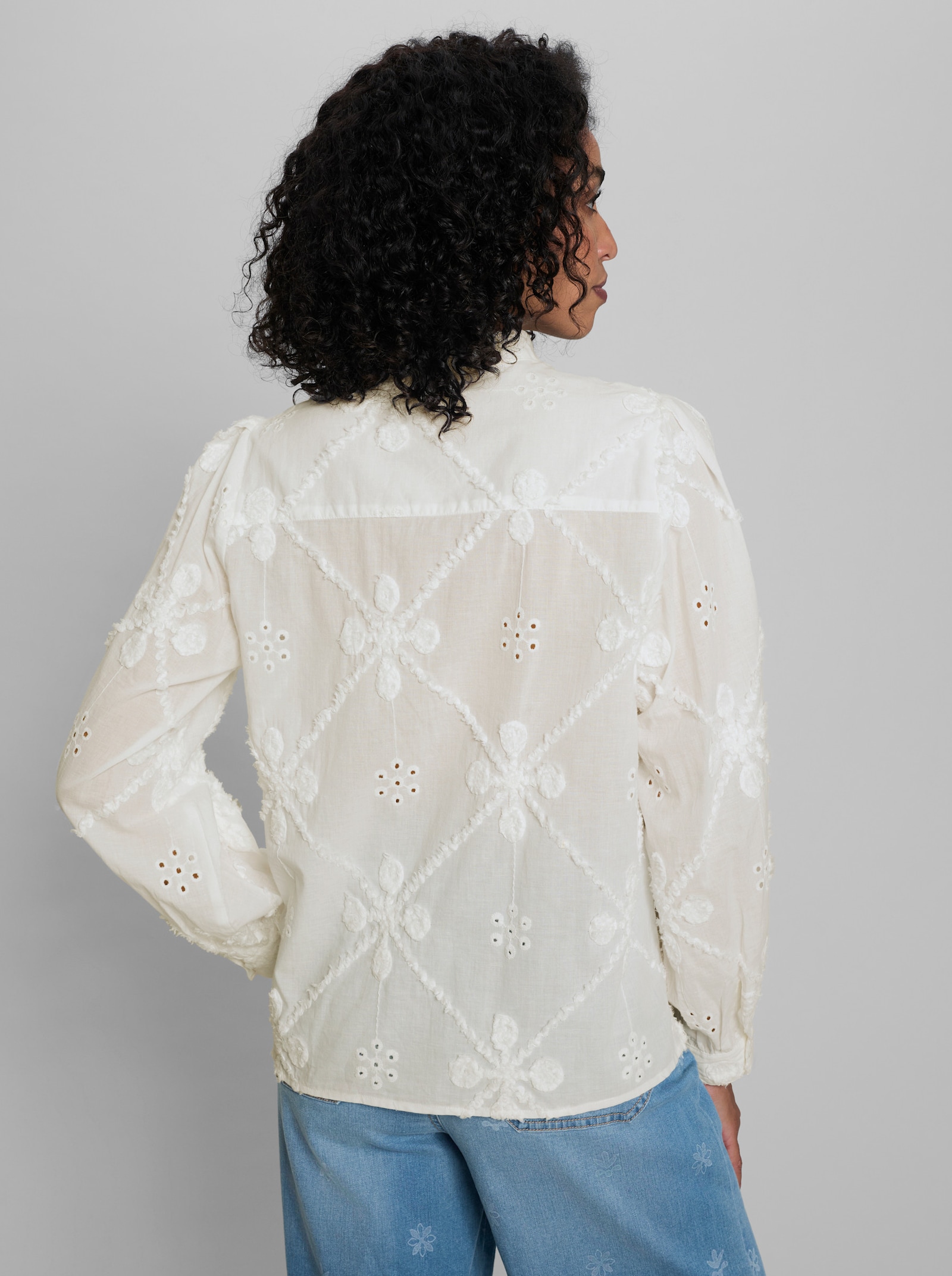 heine Baumwollbluse mit Blumen-Applikationen - ecru