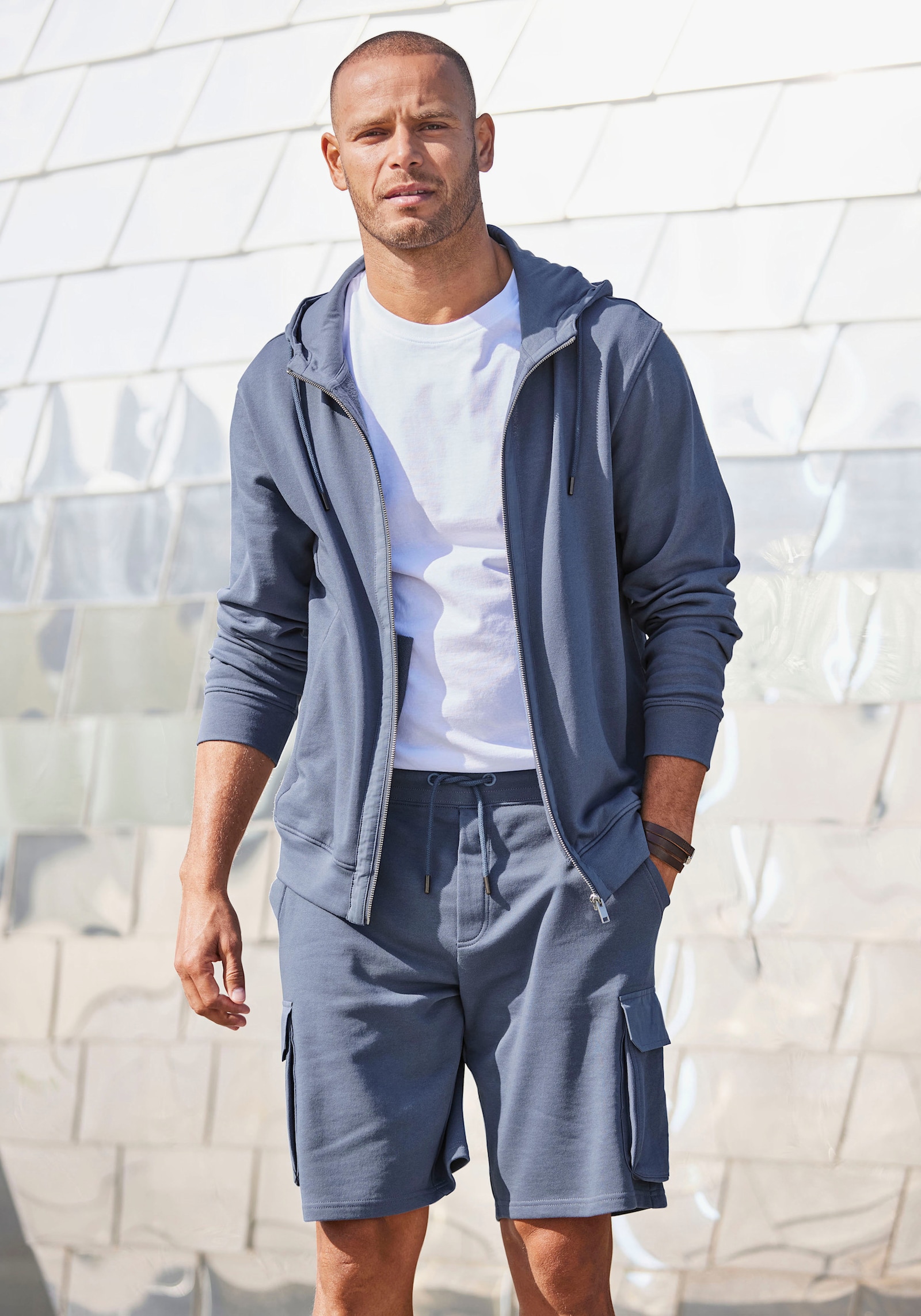 AUTHENTIC LE JOGGER Kapuzensweatjacke - blau