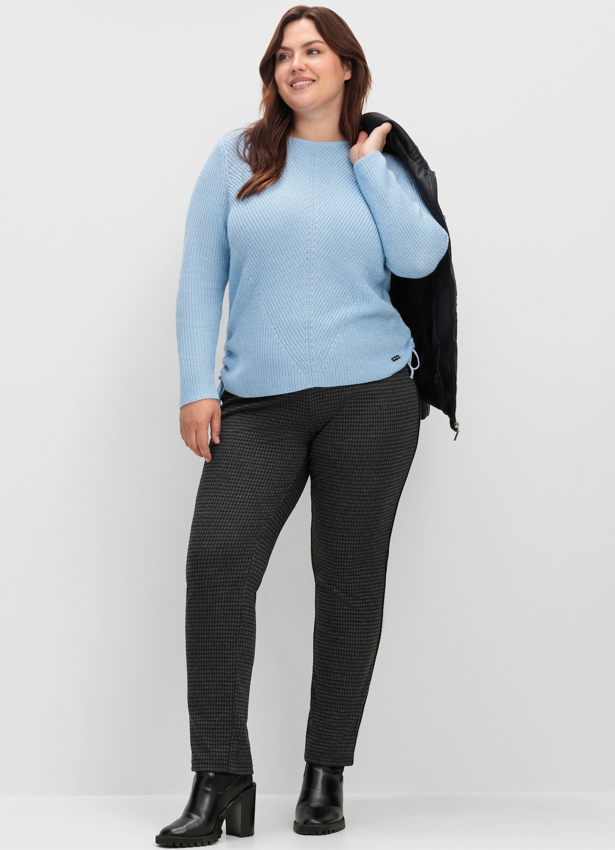 Wirkhose mit seitlicher Kontrastpaspel - schwarz-gemustert