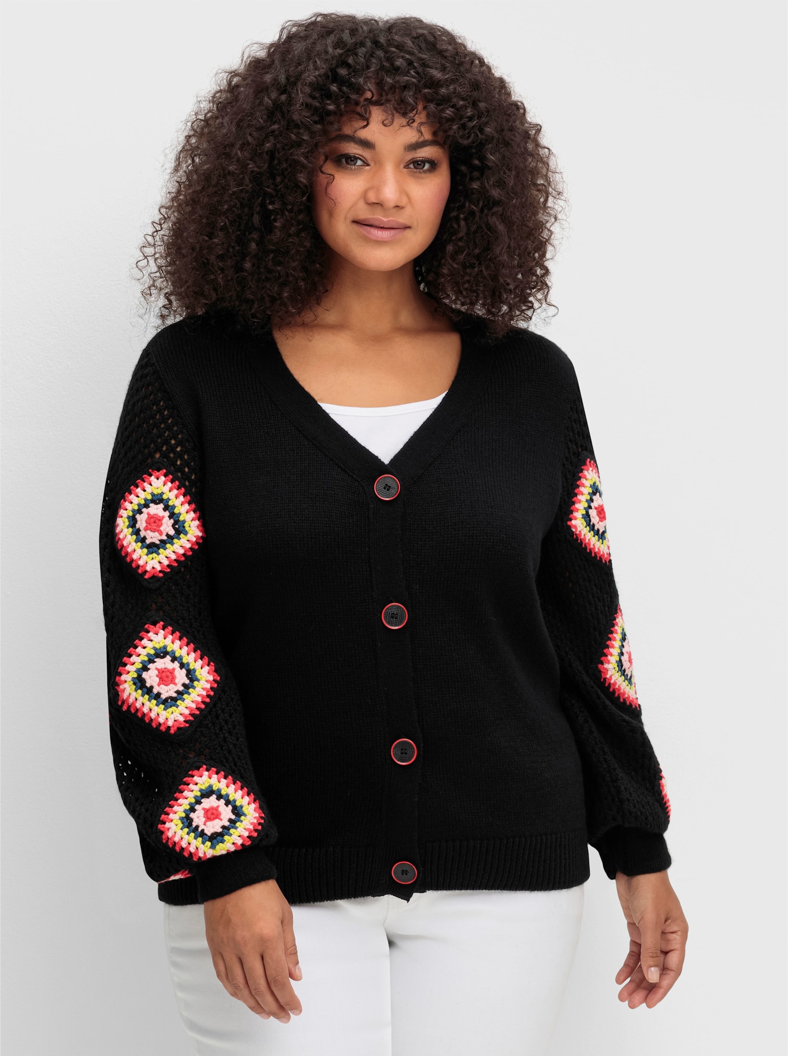 sheego by Joe Browns Strickjacke mit Häkel-Patches - schwarz