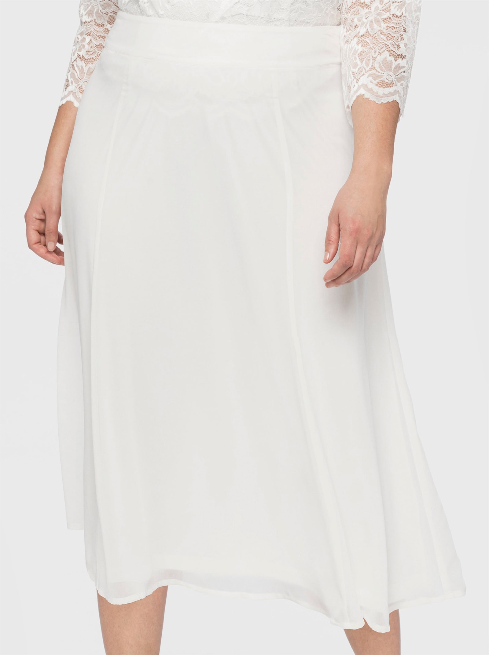 sheego Chiffonrock in leichter A-Linie - offwhite