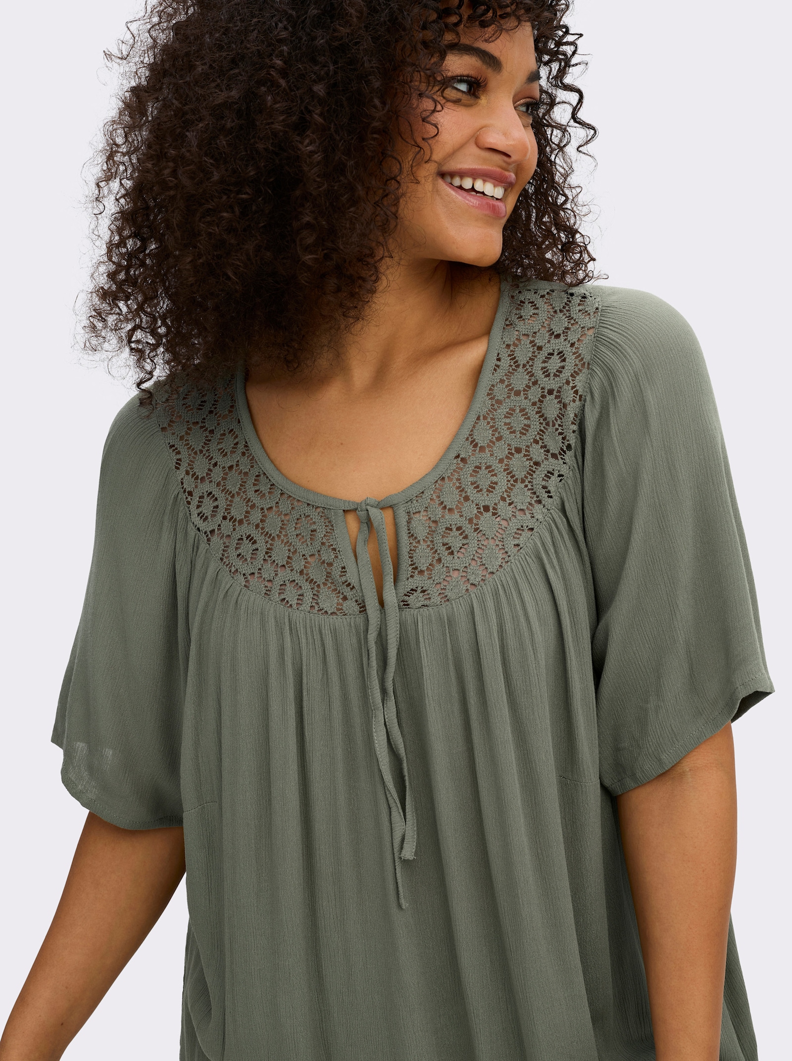 Tunika mit Spitzen-Einsatz - khaki