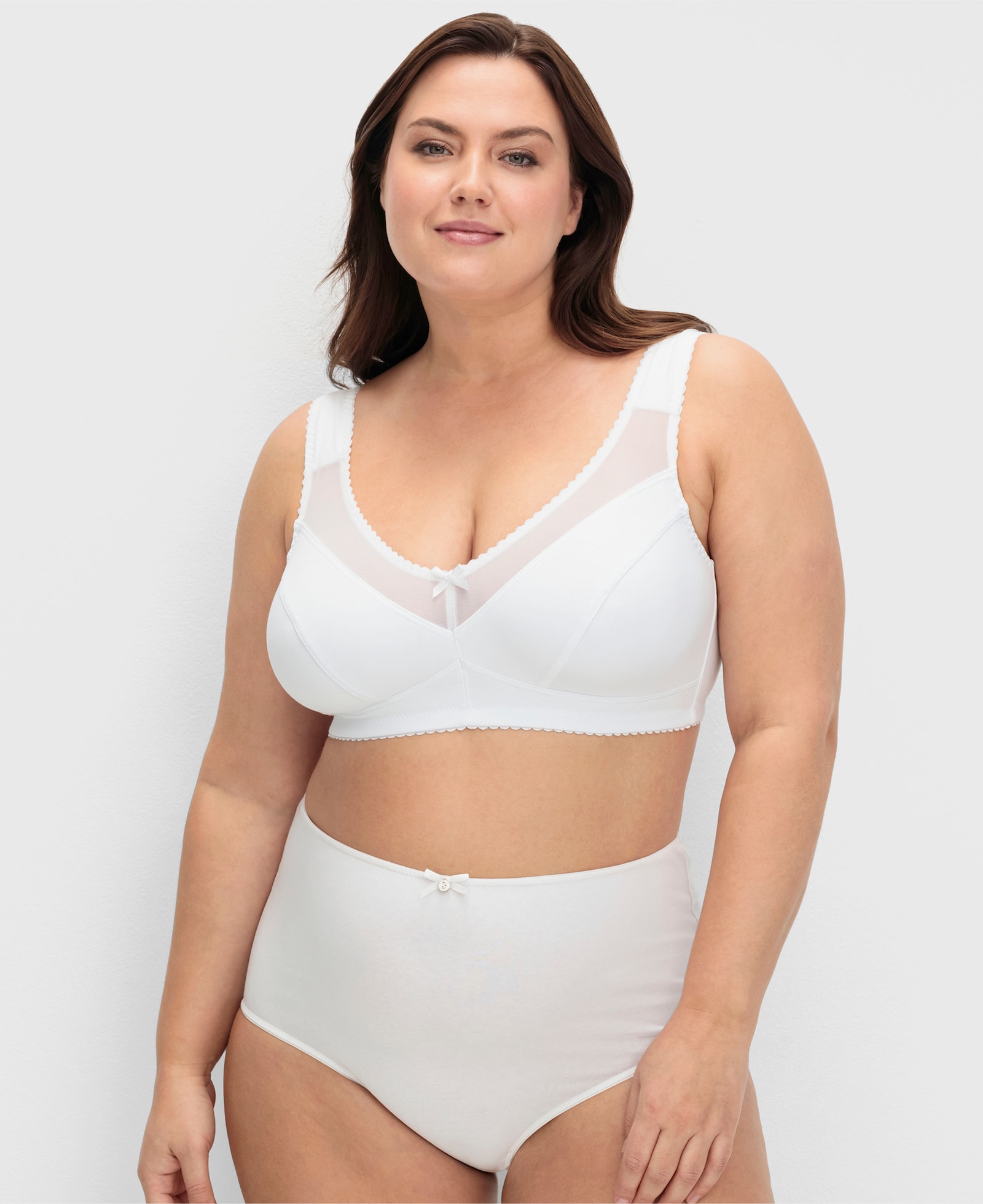 sheego Steunbeha met geschulpte randen - wit