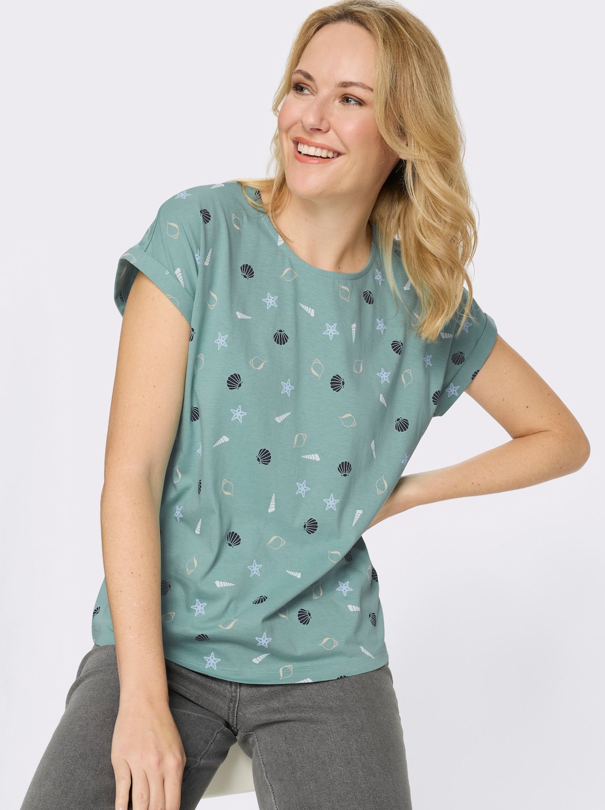 Rundhalsshirt mit maritimem Druckmuster - salbei-marine-bedruckt