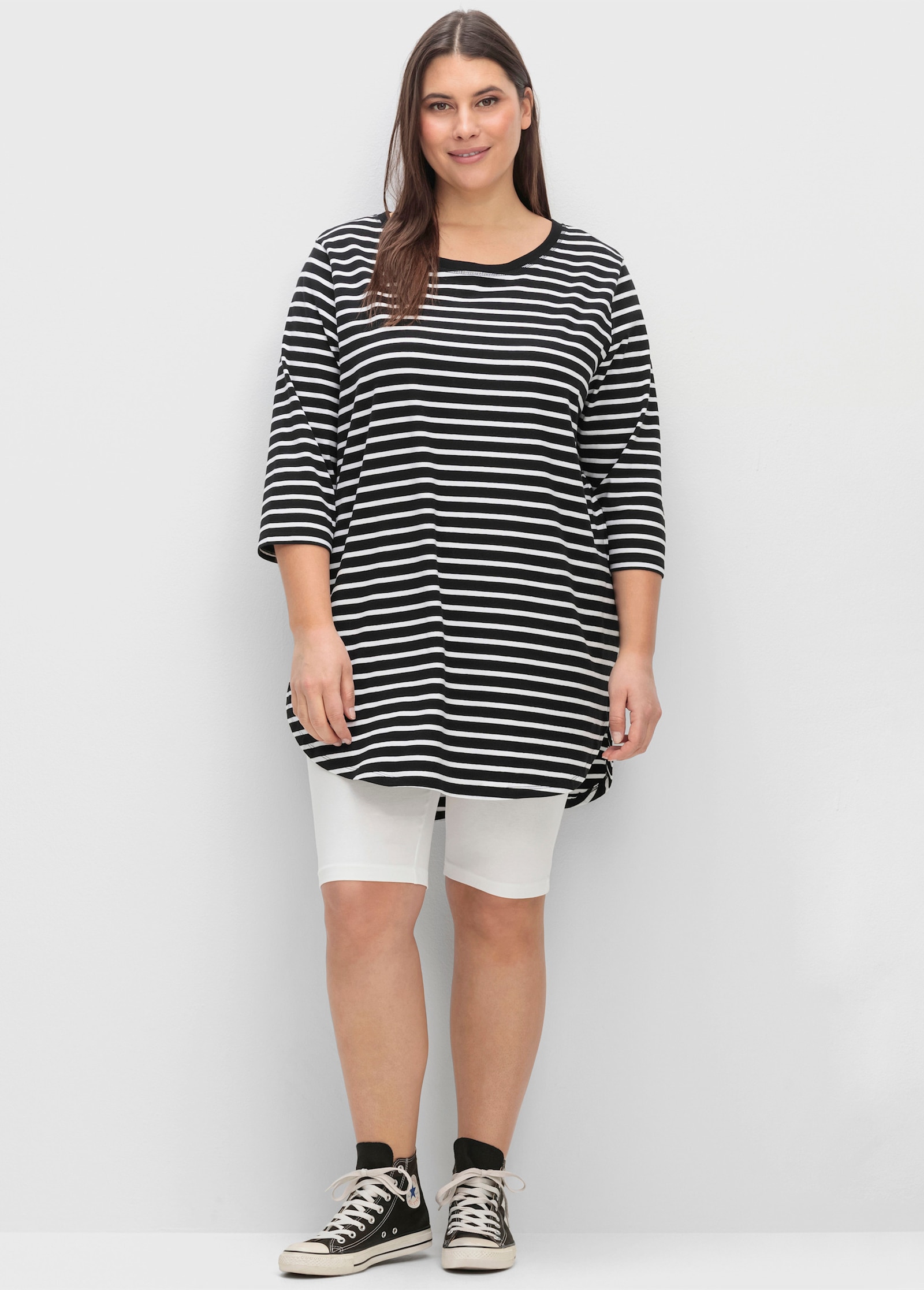 sheego Radlerhose in knielanger Form - weiss