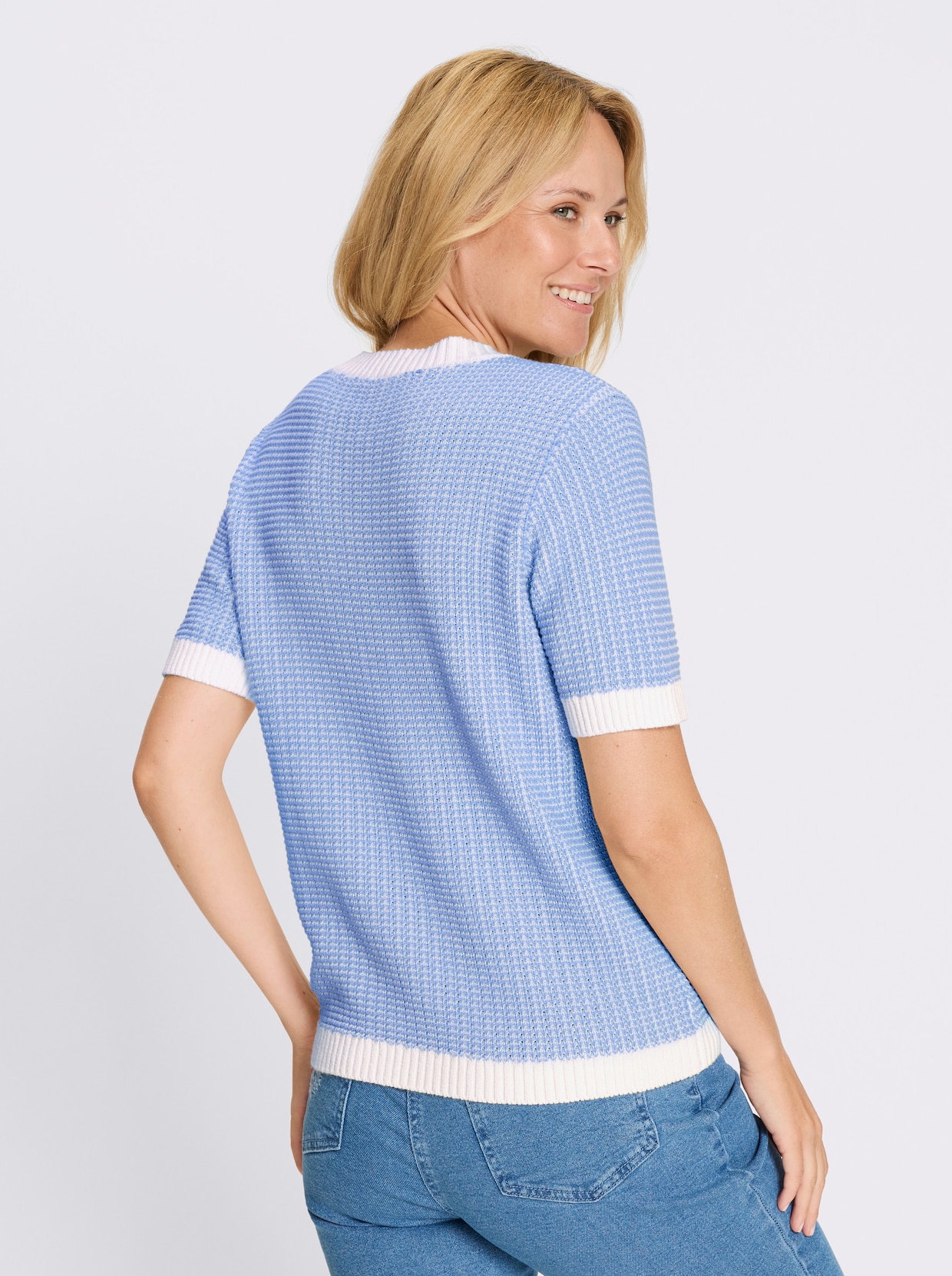 Kurzarmpullover - himmelblau-ecru-gemustert