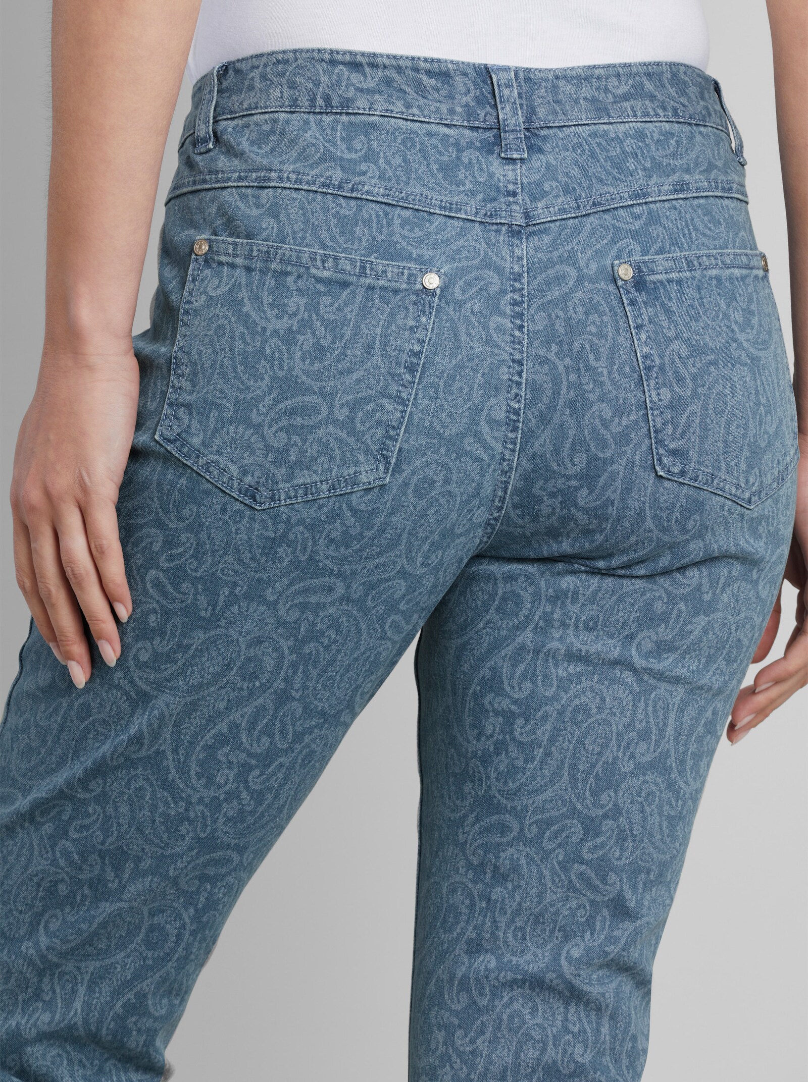 heine 5-Pocket-Jeans mit Paisley-Muster - blue-bleached