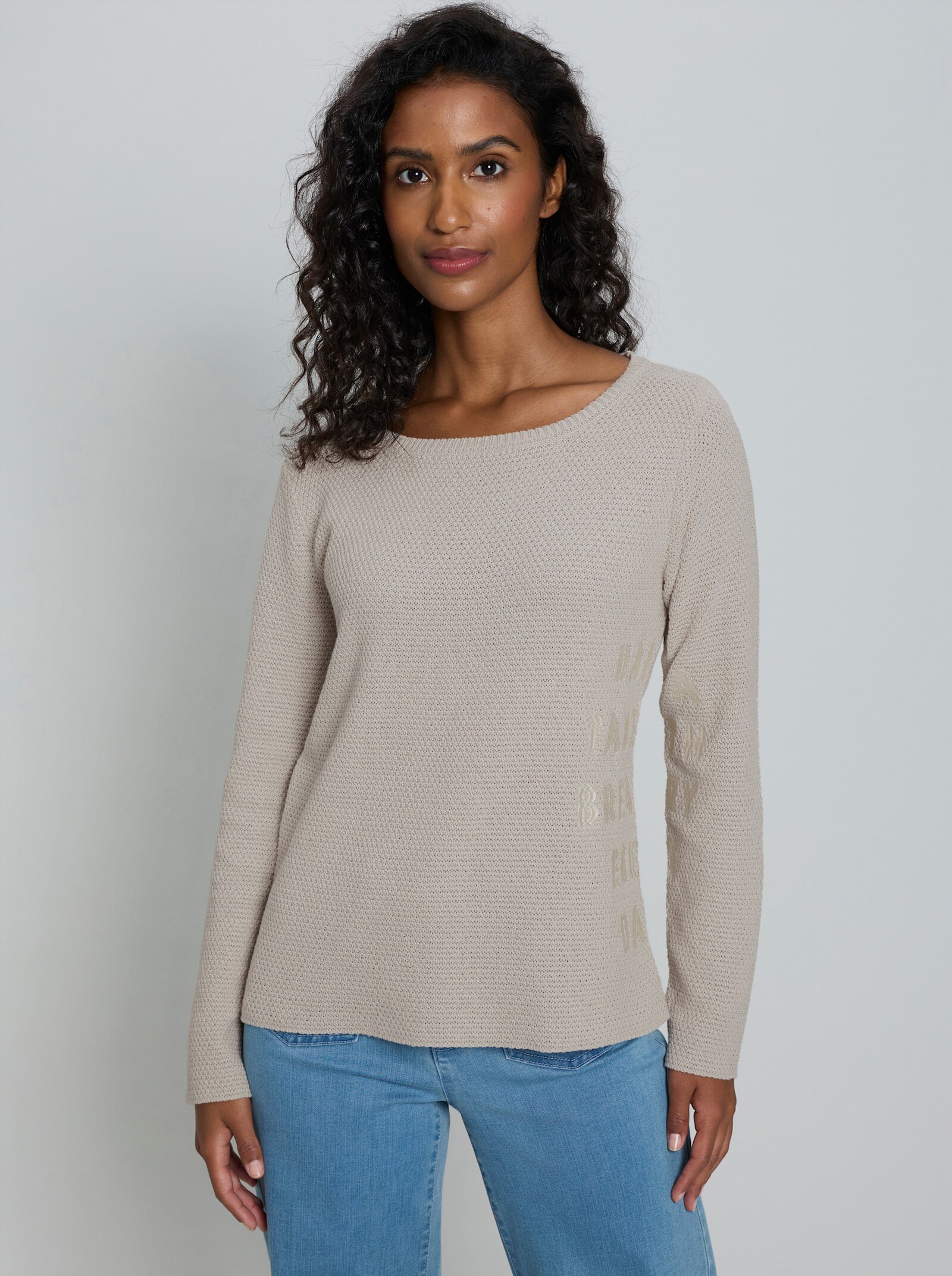 heine Pullover mit gestickter Schrift - hellgrau-ecru-gemustert
