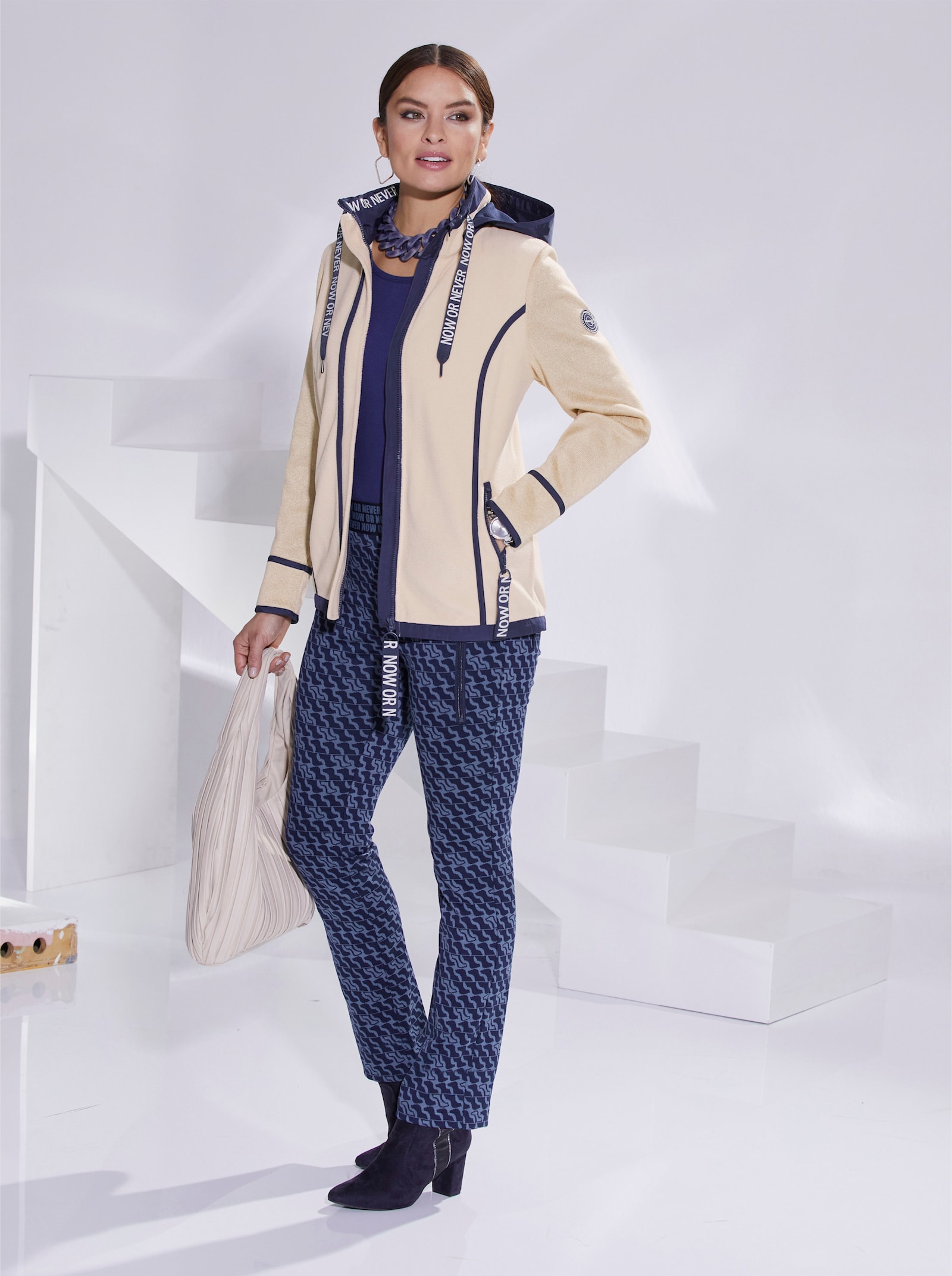 Fleecejacke mit Strickfleece-Ärmeln - sand-marine