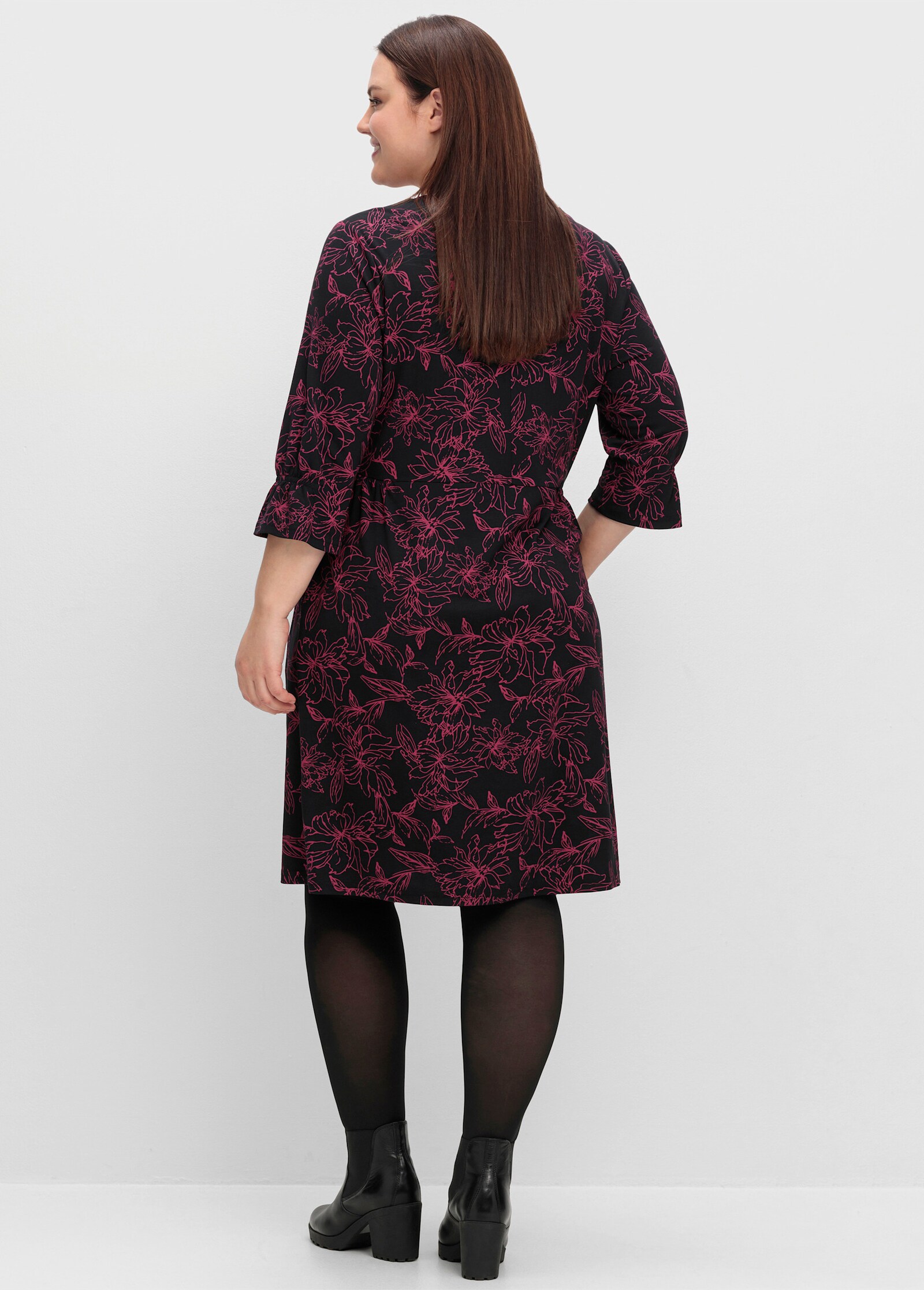 sheego Shirtkleid mit Raffung an den Ärmeln - schwarz-gemustert