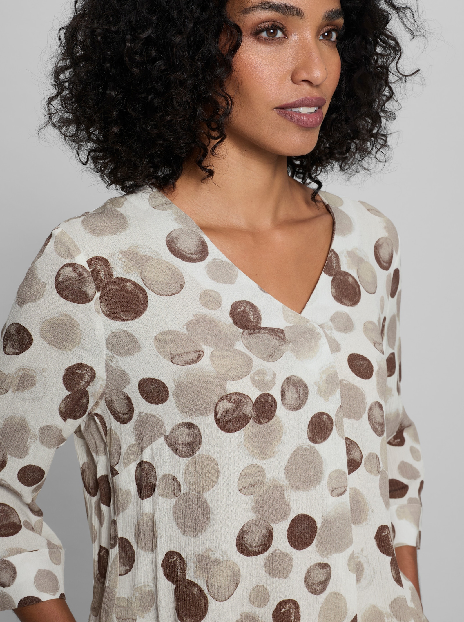 heine Druckbluse mit Tupfenmuster - ecru-schoko-bedruckt