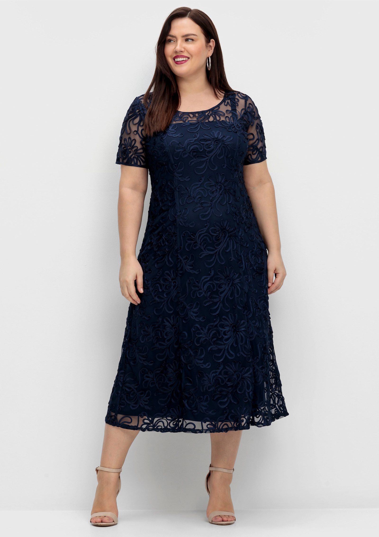 sheego Abendkleid mit Zierborten - marine
